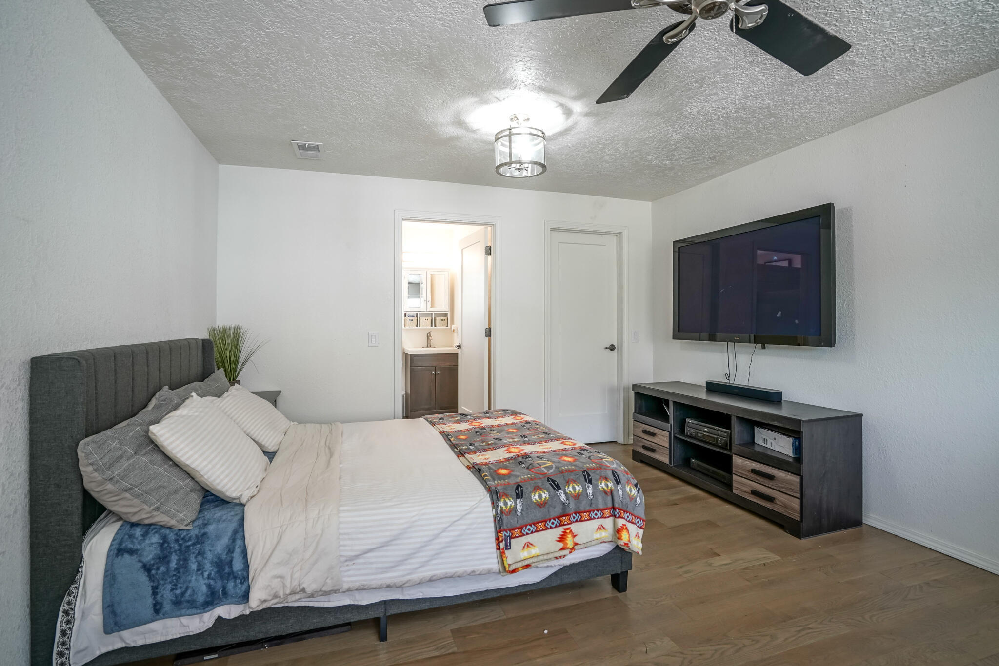 7312 Carriveau Avenue NE