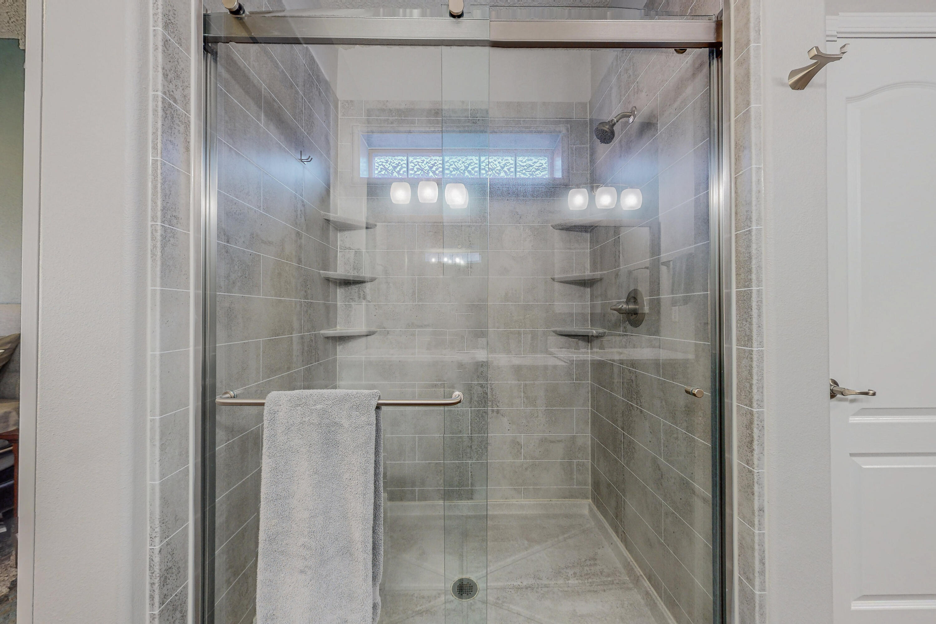 9509 Sandstone Rim Drive NW