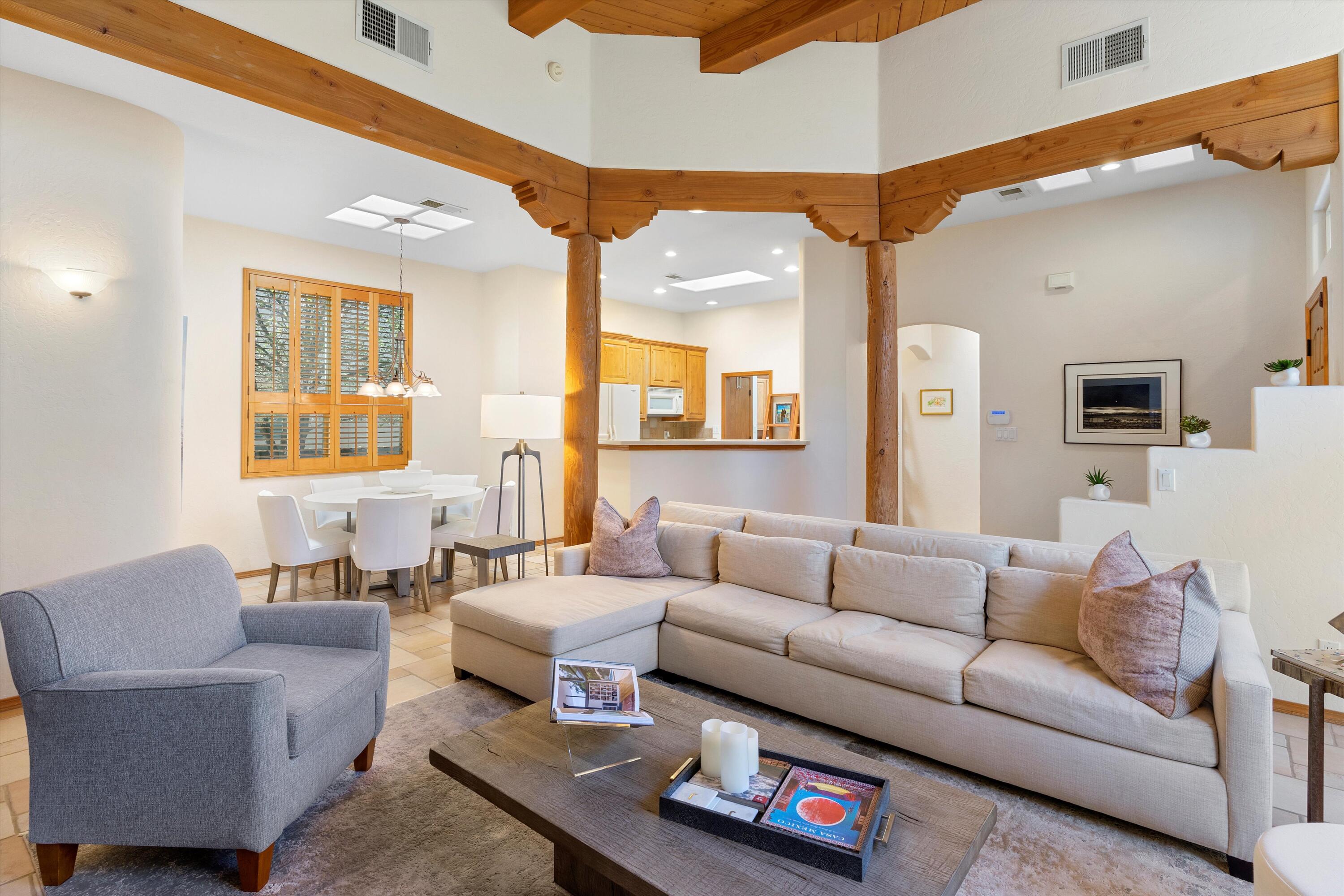 8800 Desert Finch Lane NE