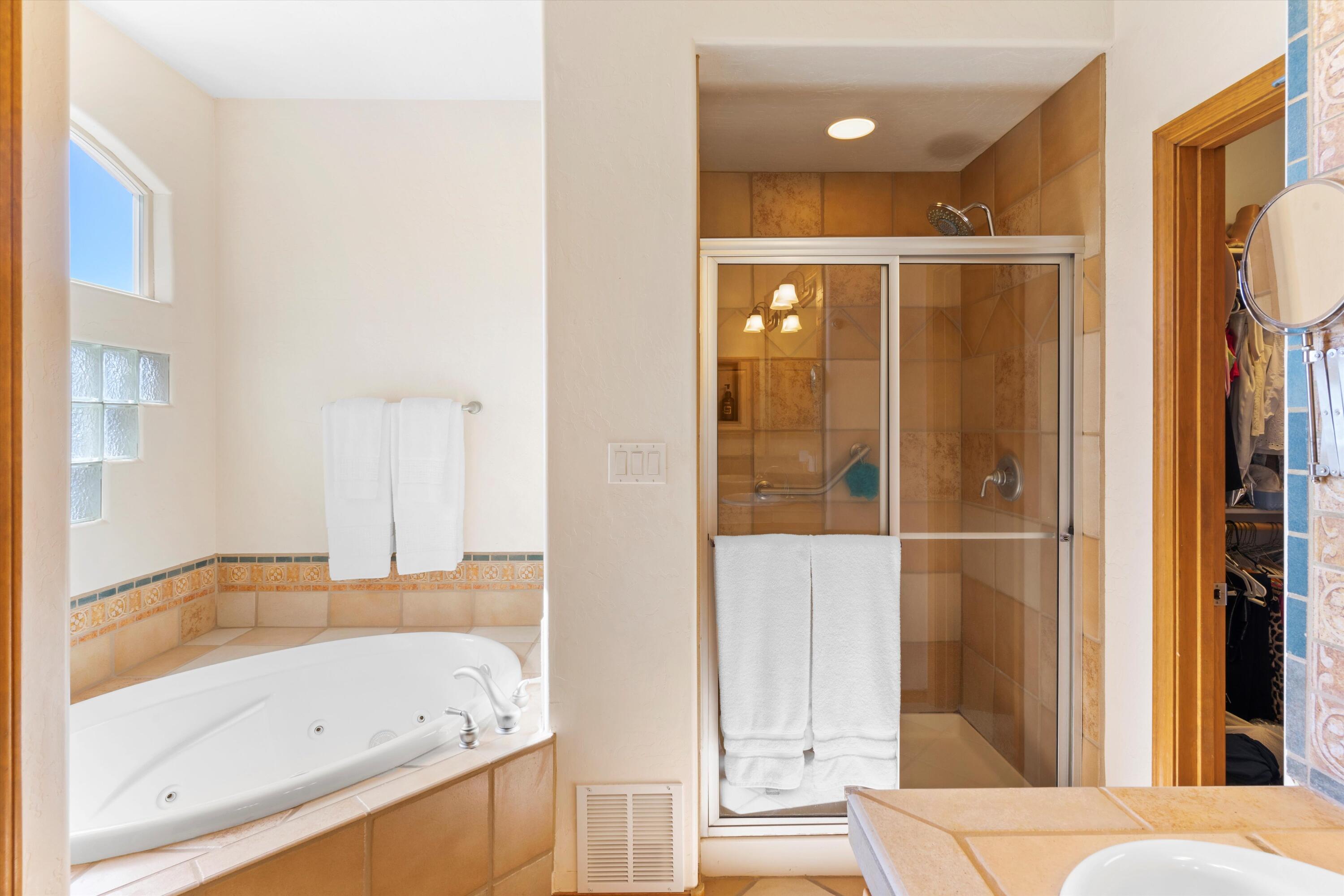 8800 Desert Finch Lane NE