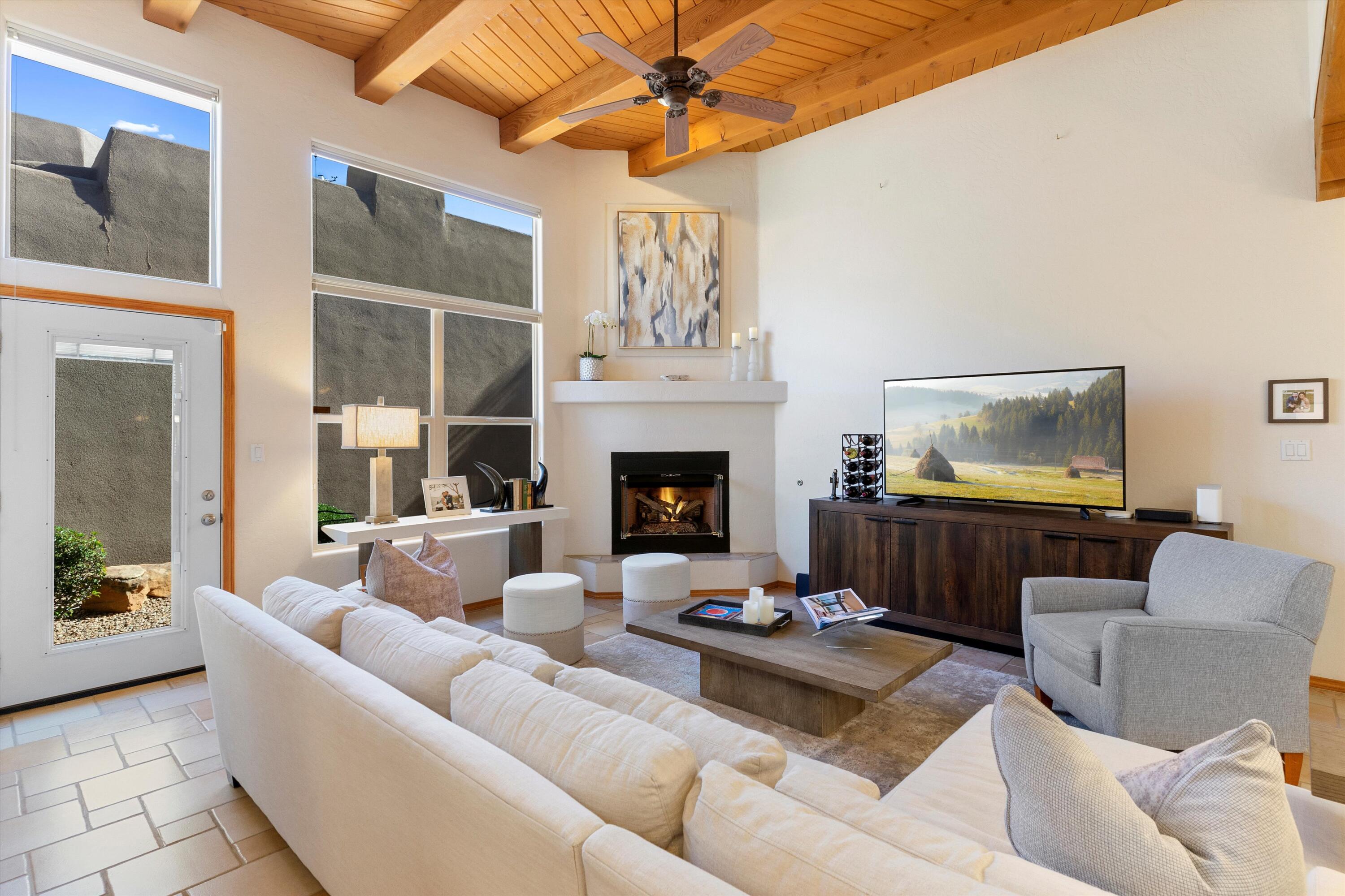 8800 Desert Finch Lane NE