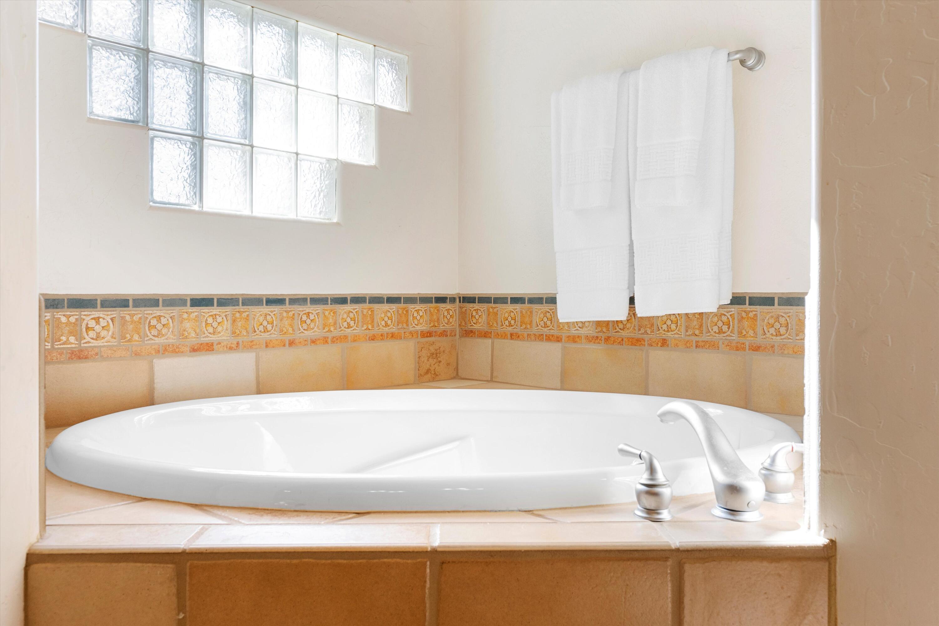 8800 Desert Finch Lane NE