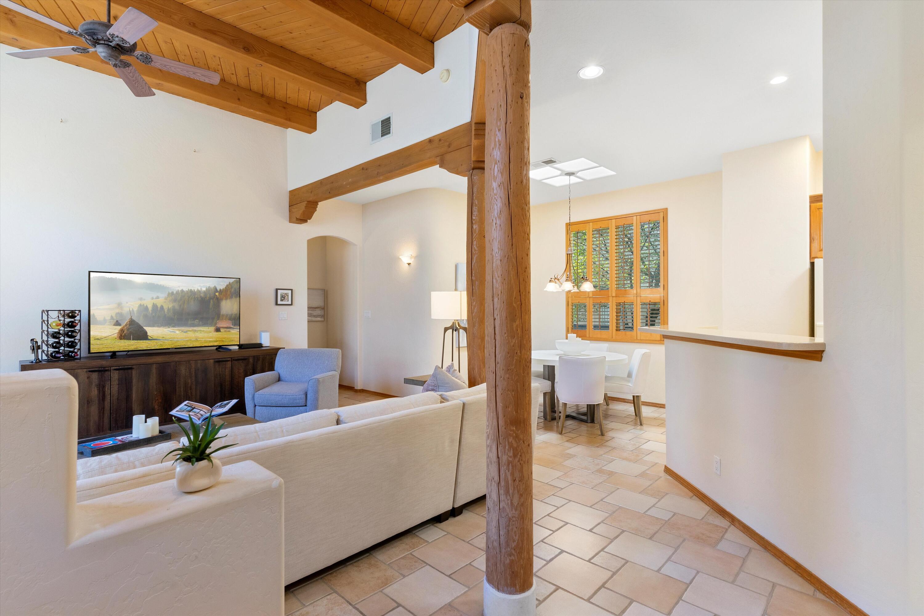 8800 Desert Finch Lane NE