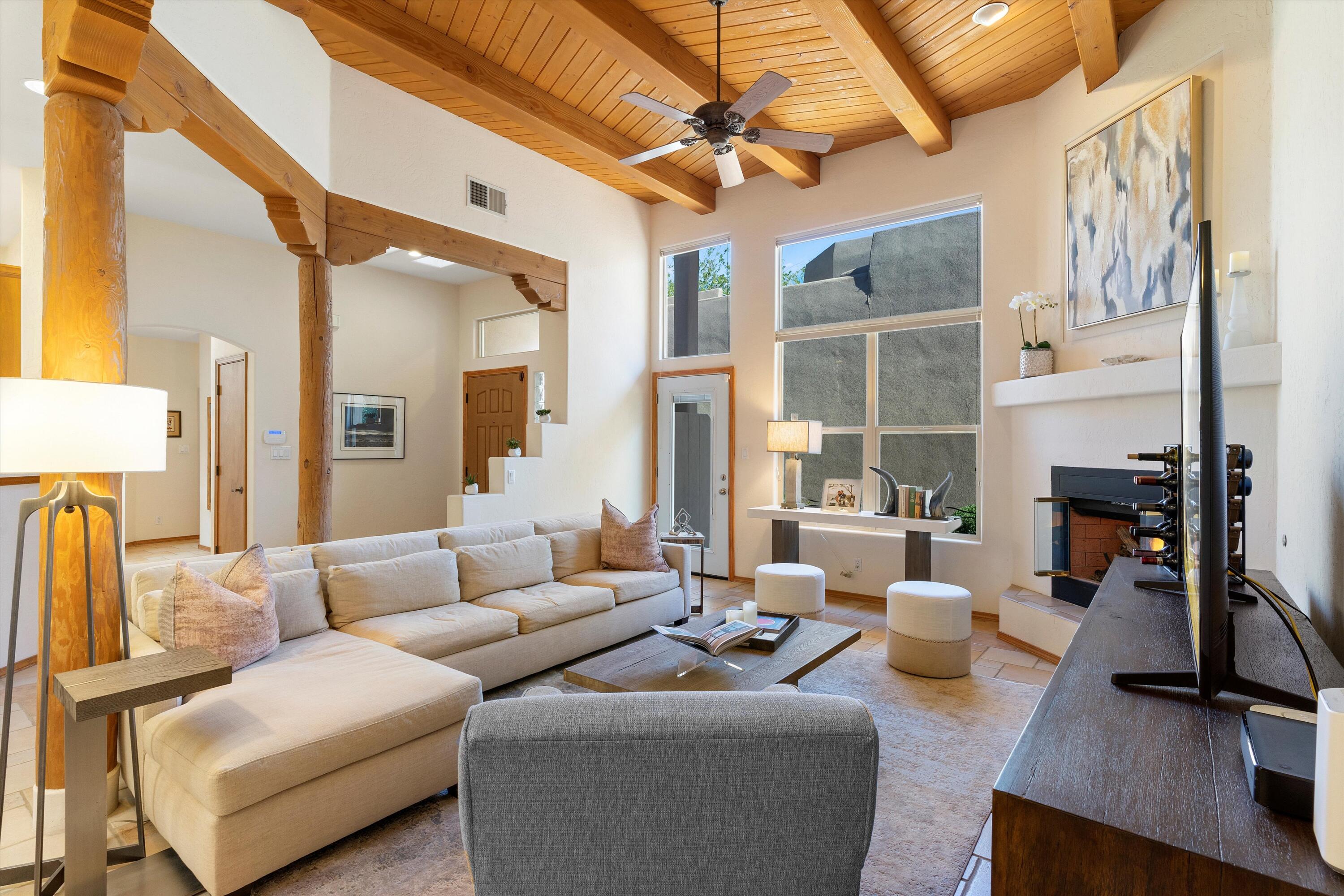 8800 Desert Finch Lane NE