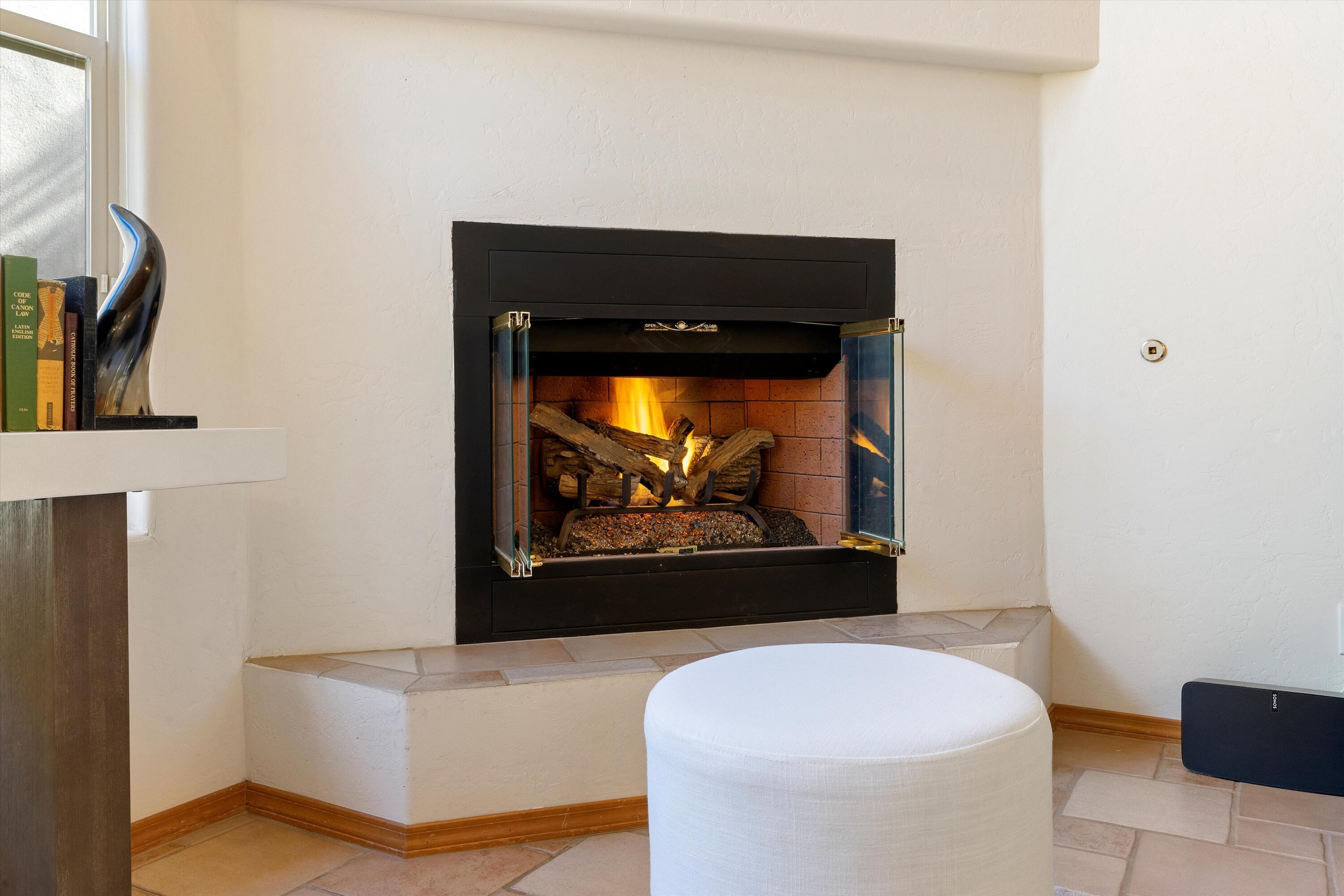 8800 Desert Finch Lane NE