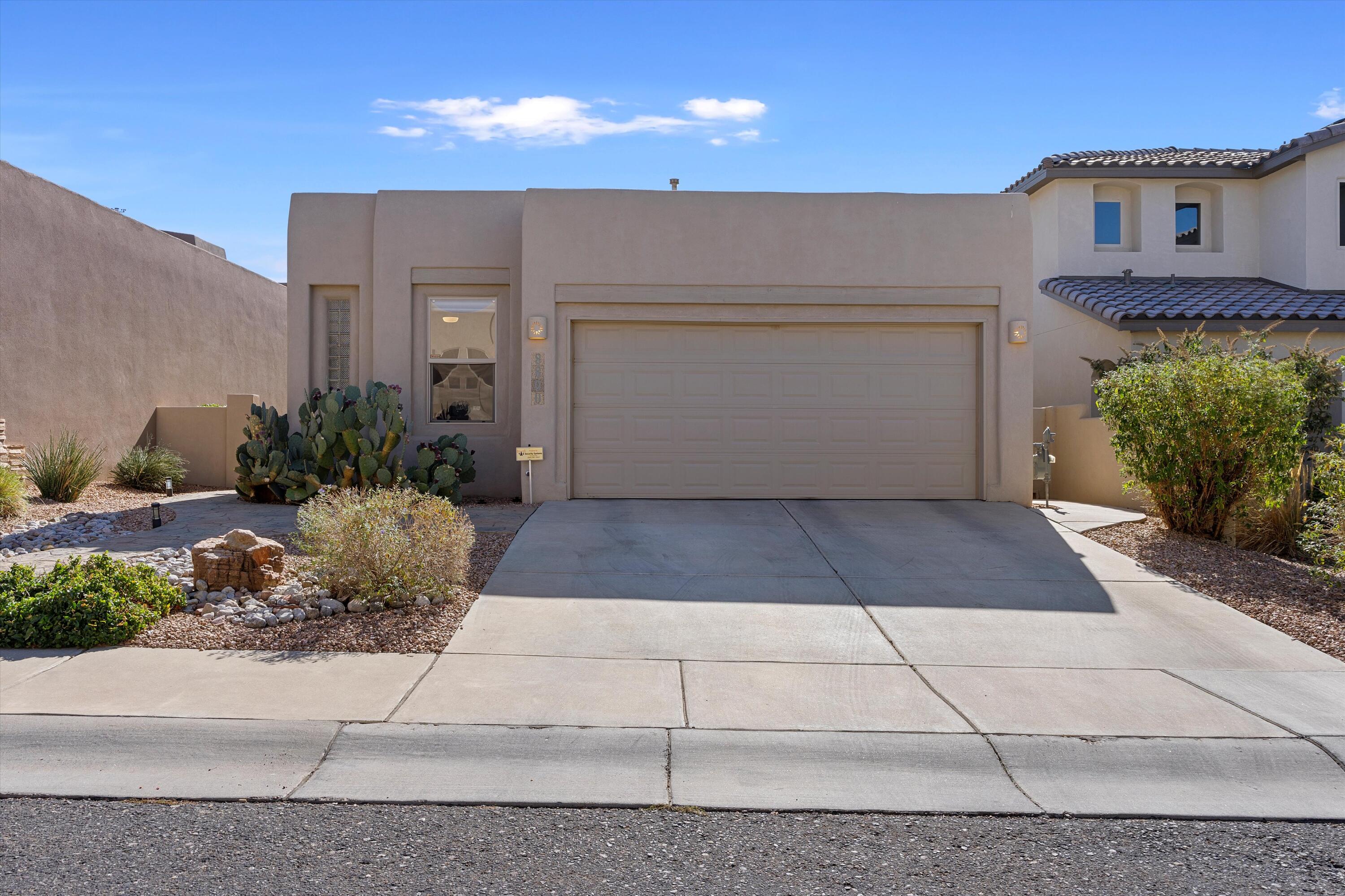 8800 Desert Finch Lane NE