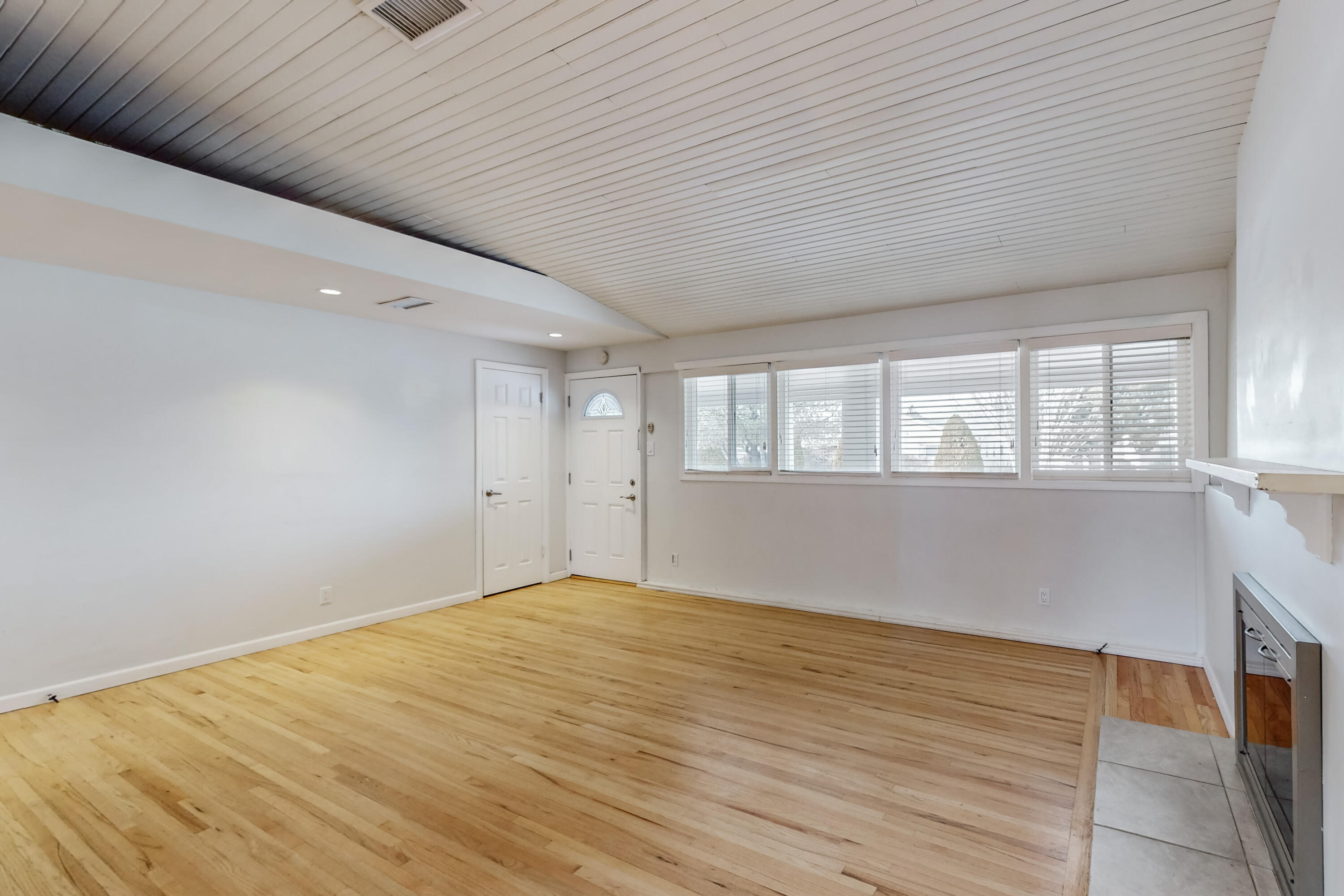 2932 Cuervo Drive NE