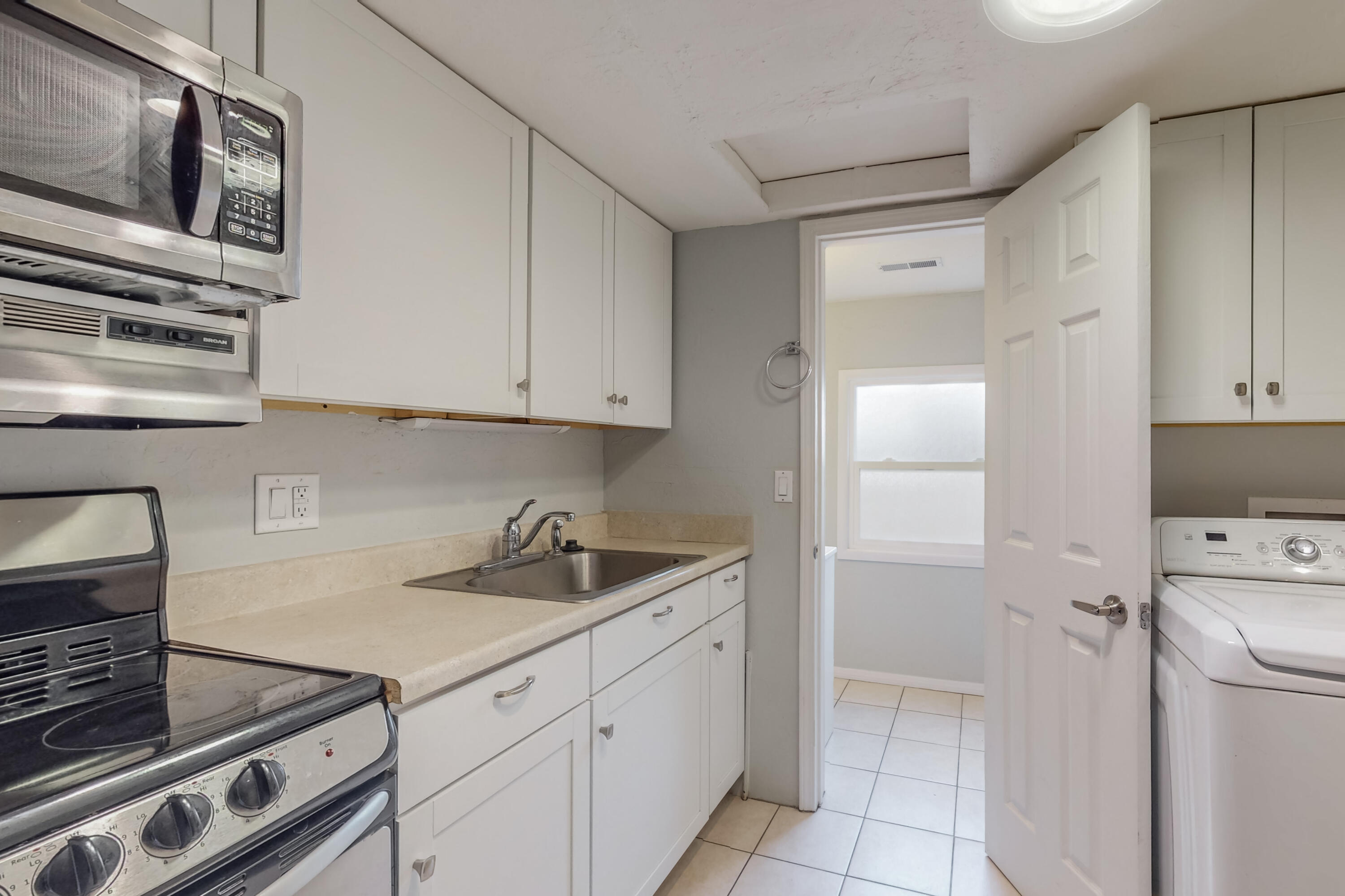 2932 Cuervo Drive NE