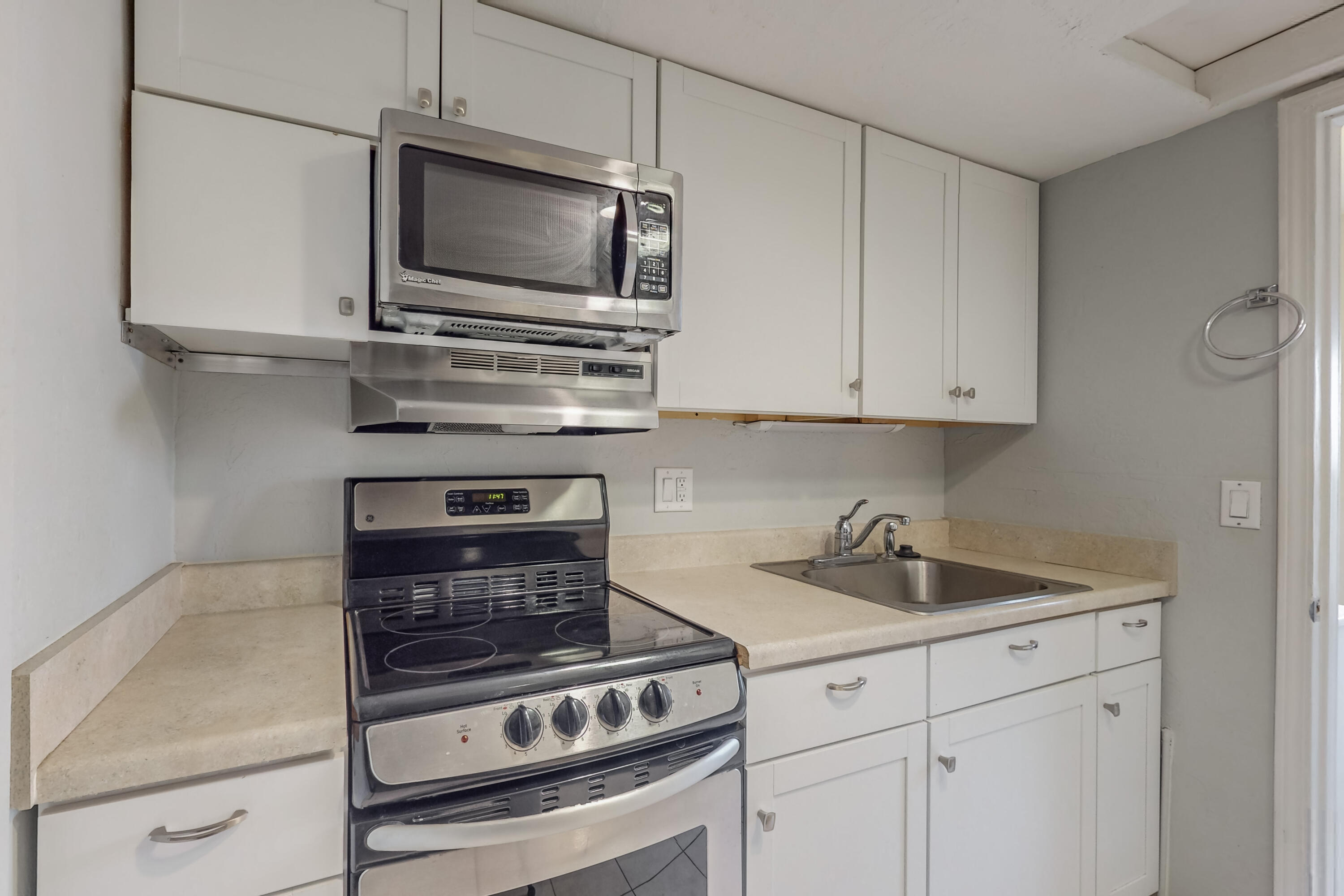 2932 Cuervo Drive NE