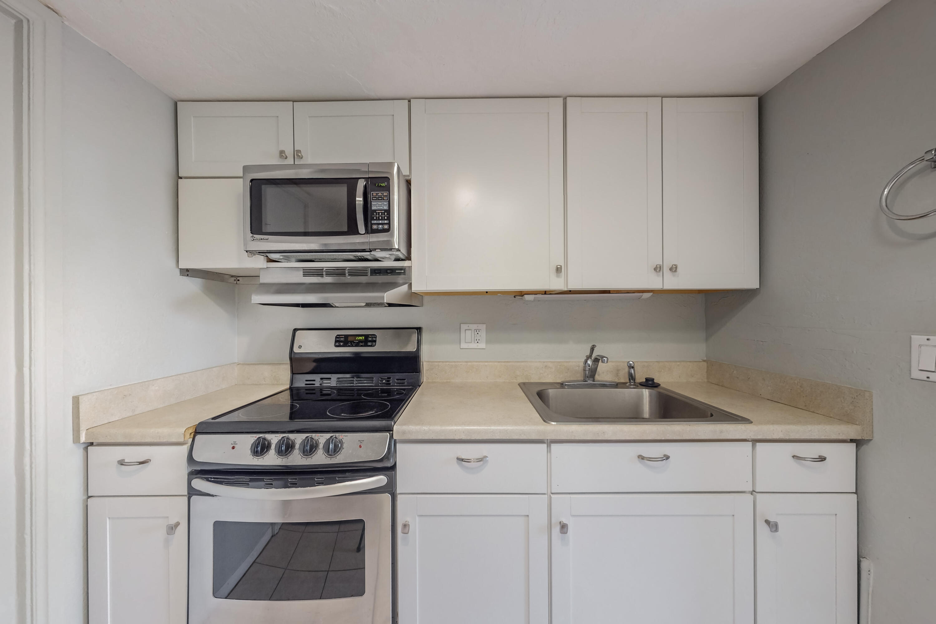 2932 Cuervo Drive NE