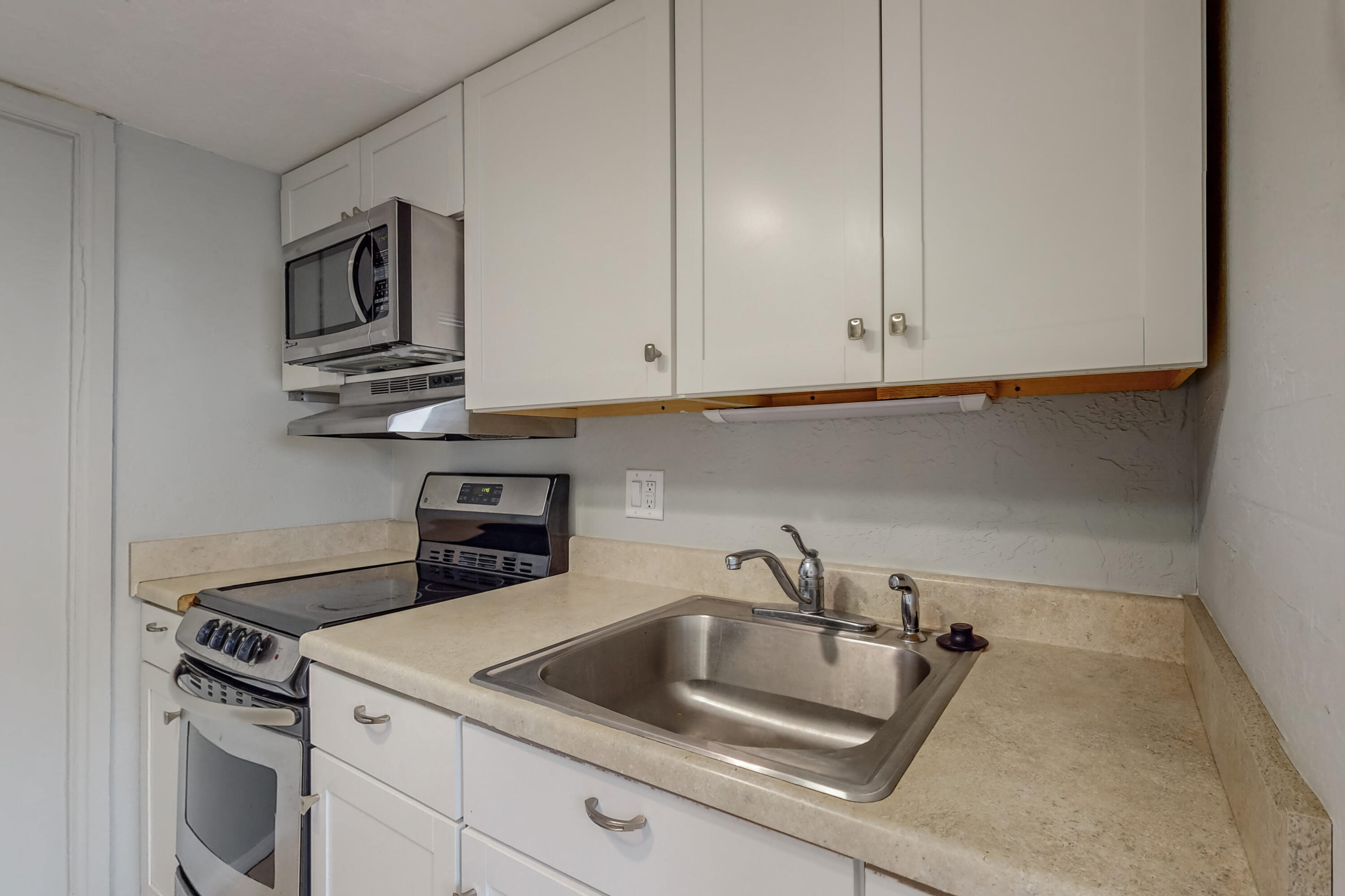 2932 Cuervo Drive NE