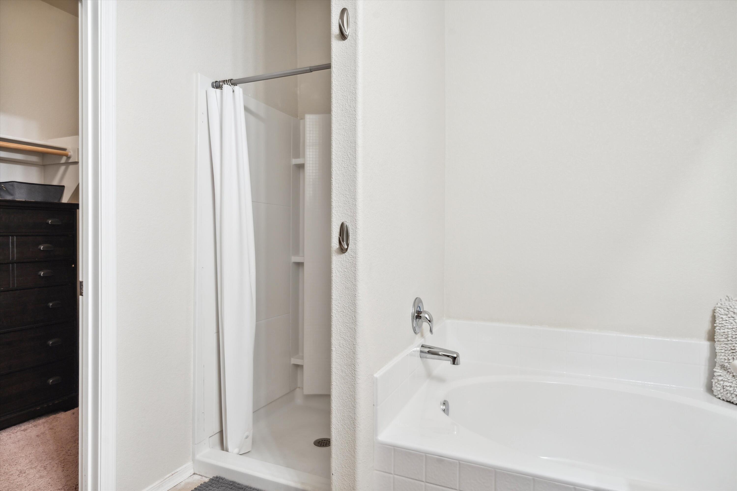 10915 Topacio Street NW