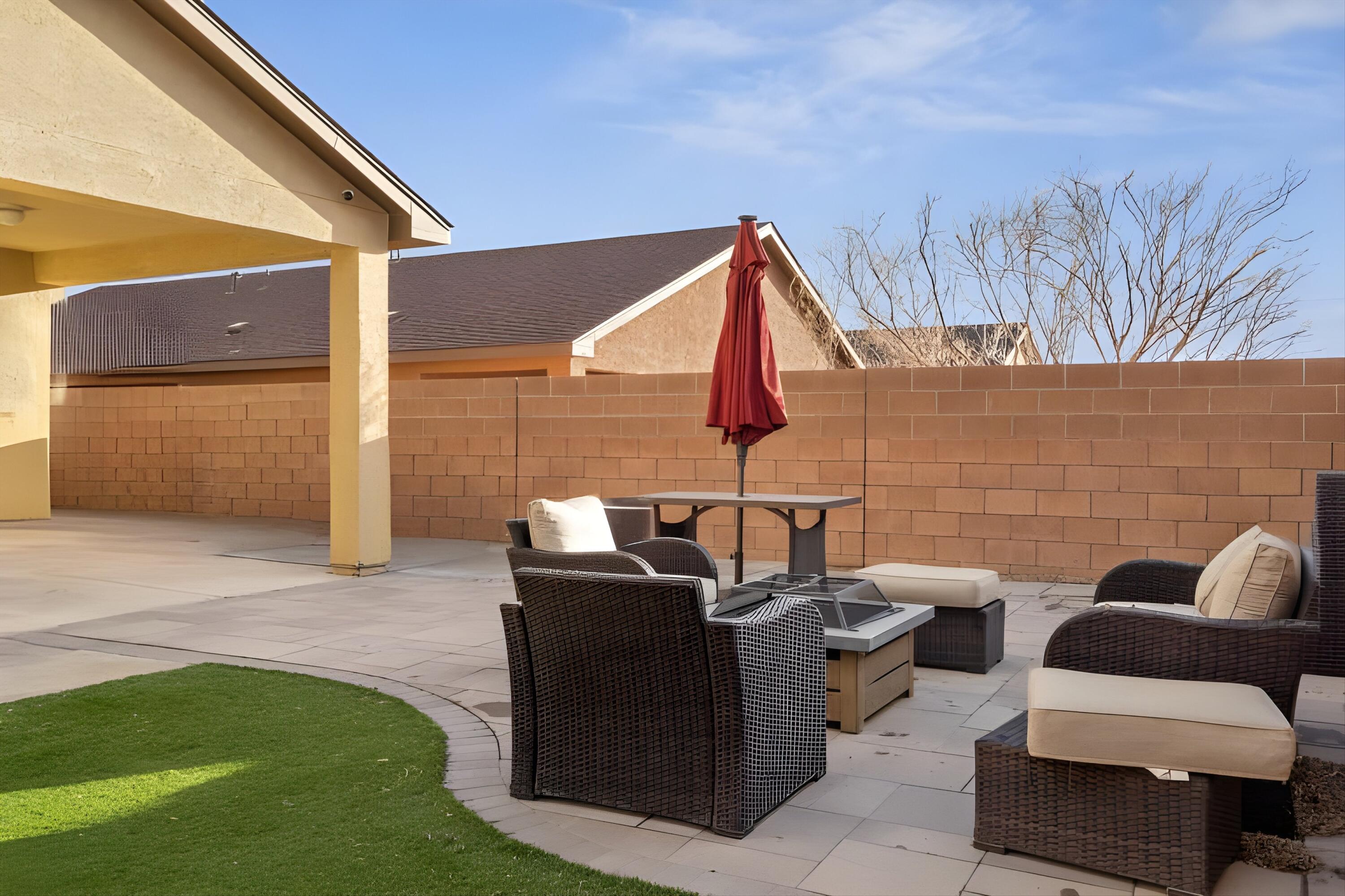 10915 Topacio Street NW