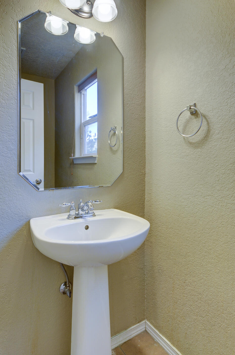 10228 Nacimiento Street NW