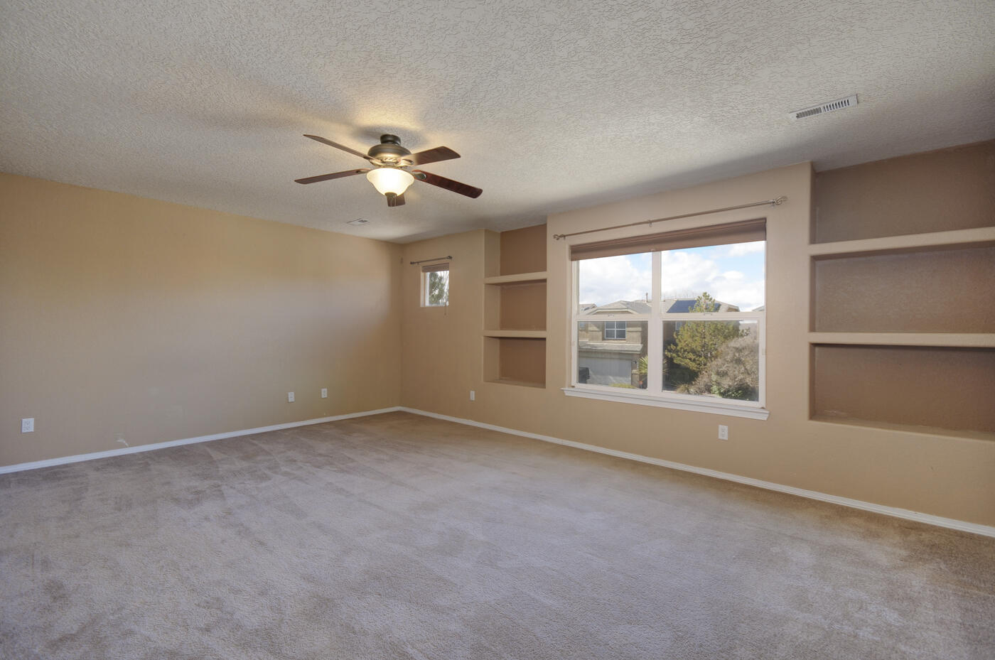 10228 Nacimiento Street NW