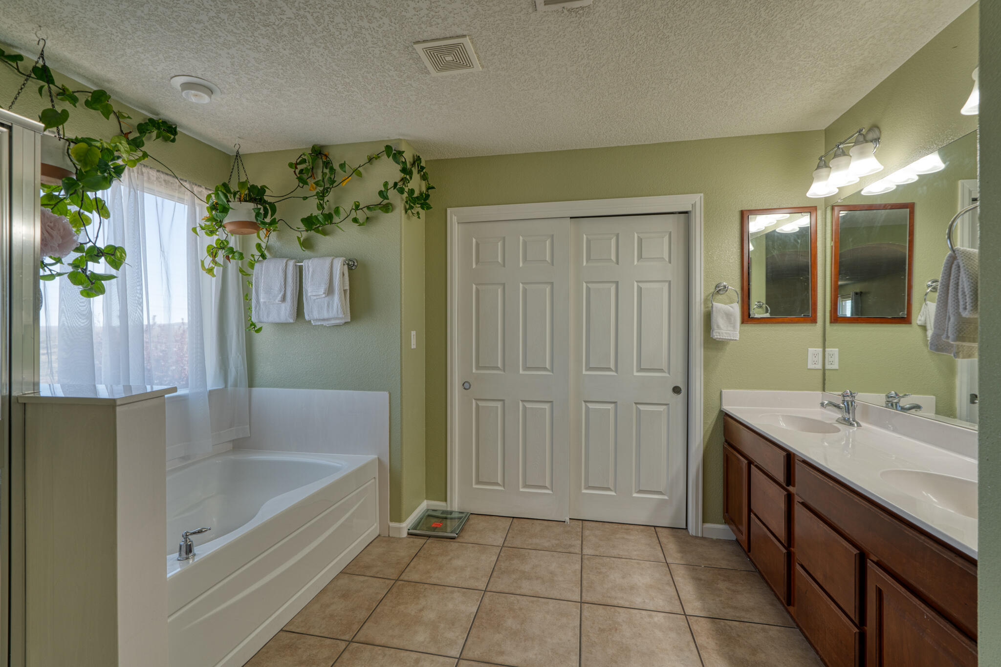 1332 Summer Breeze Drive NW