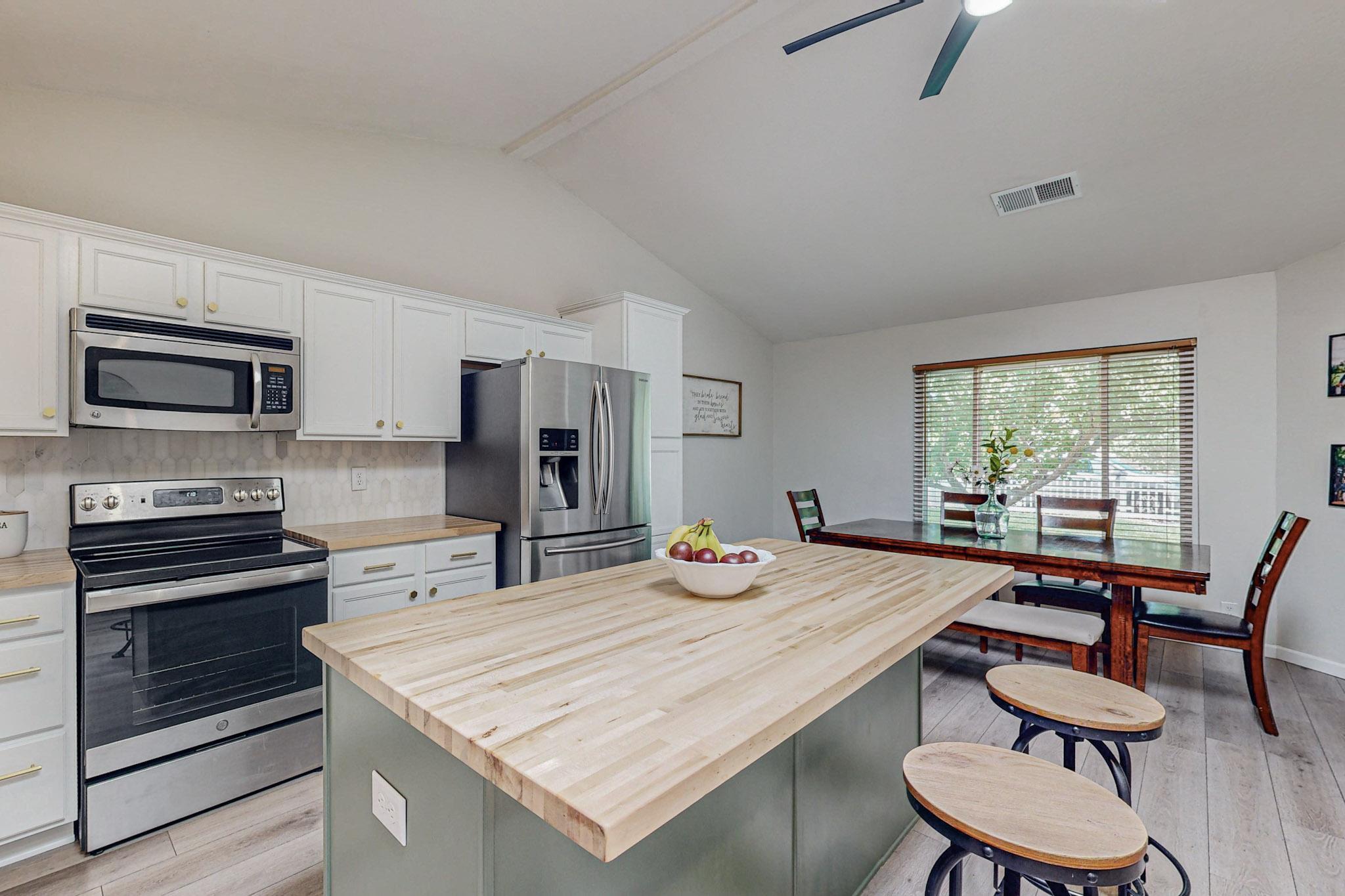 5600 Sweetwater Drive NW