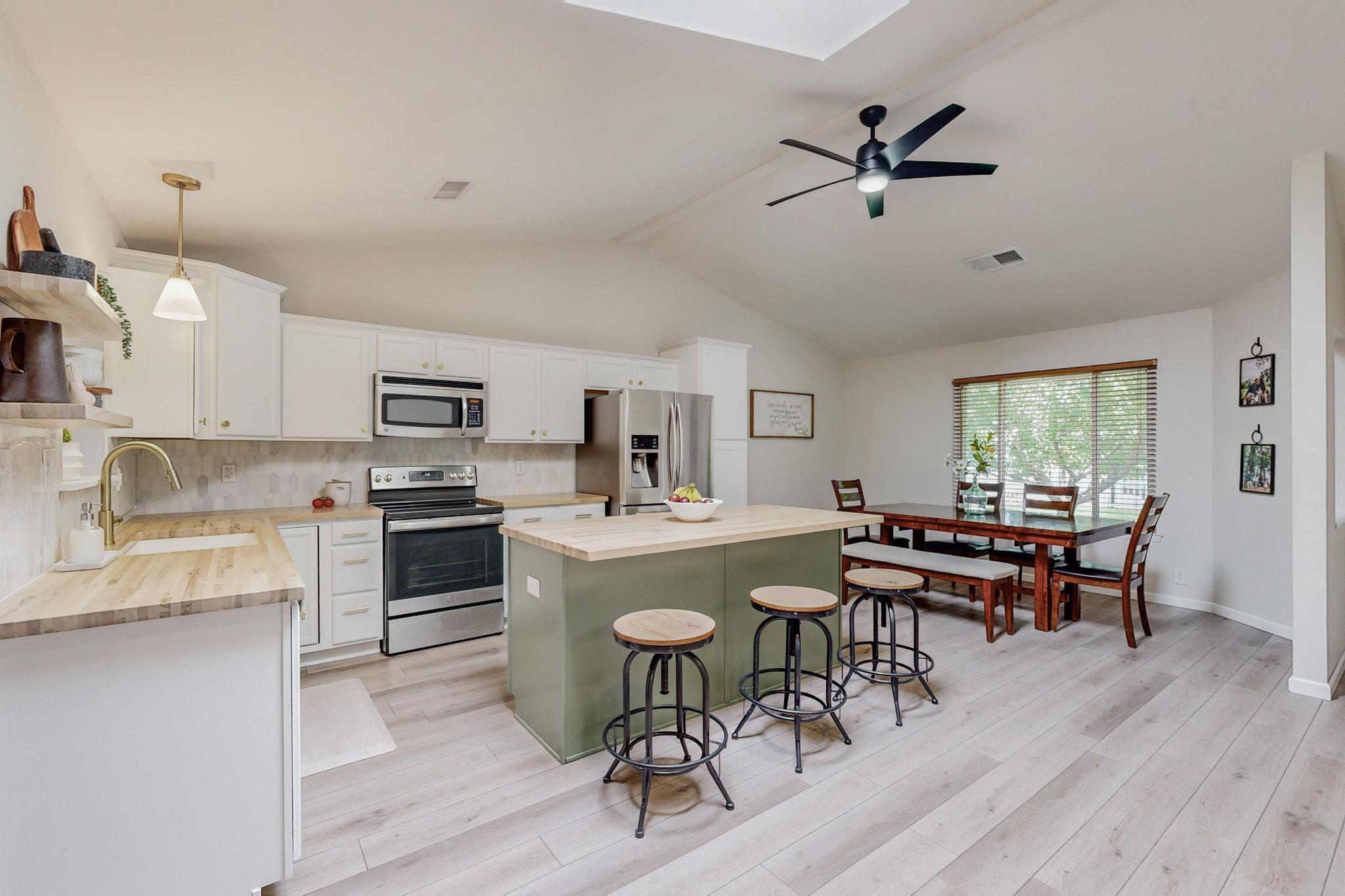 5600 Sweetwater Drive NW