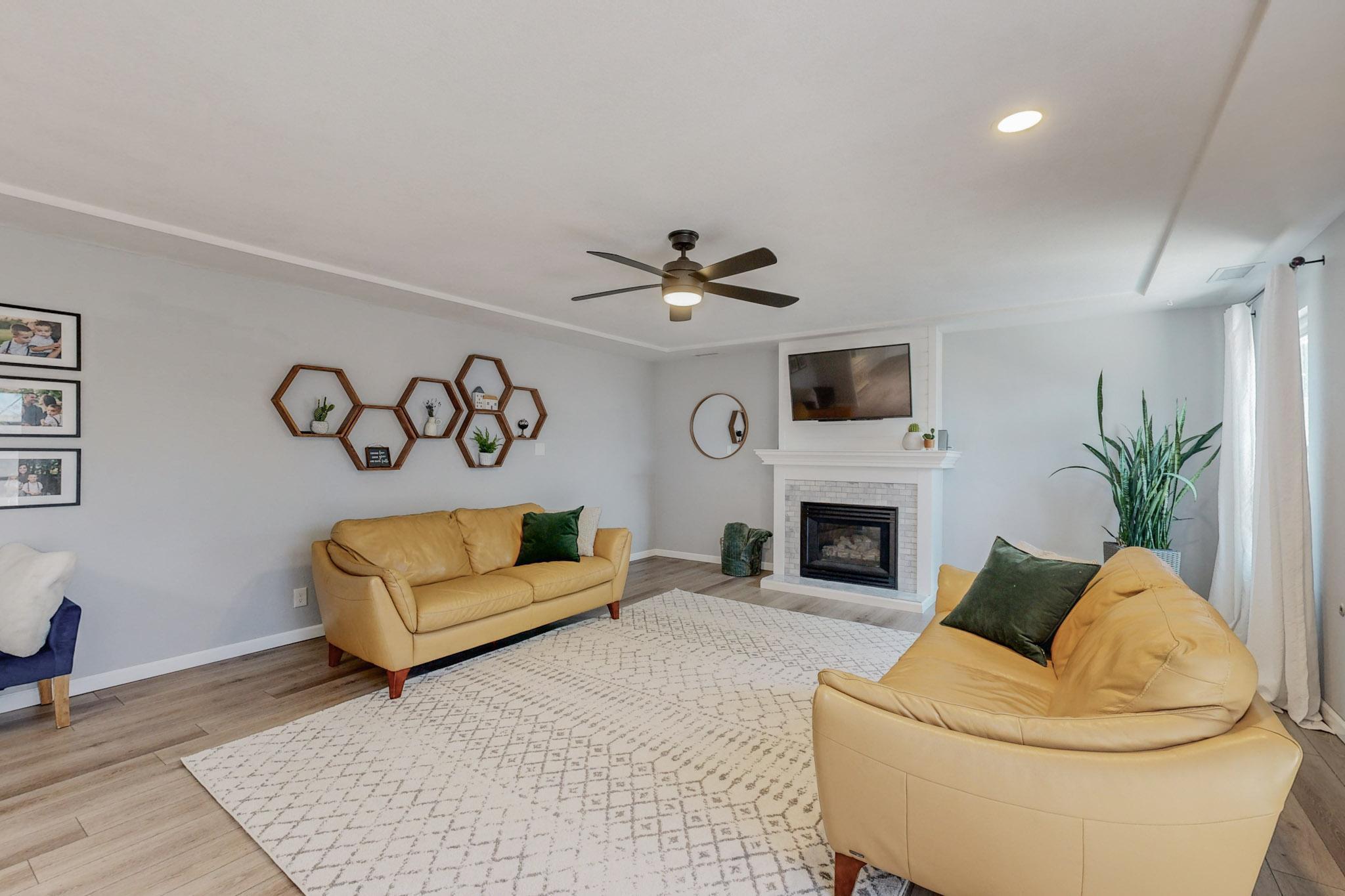 5600 Sweetwater Drive NW