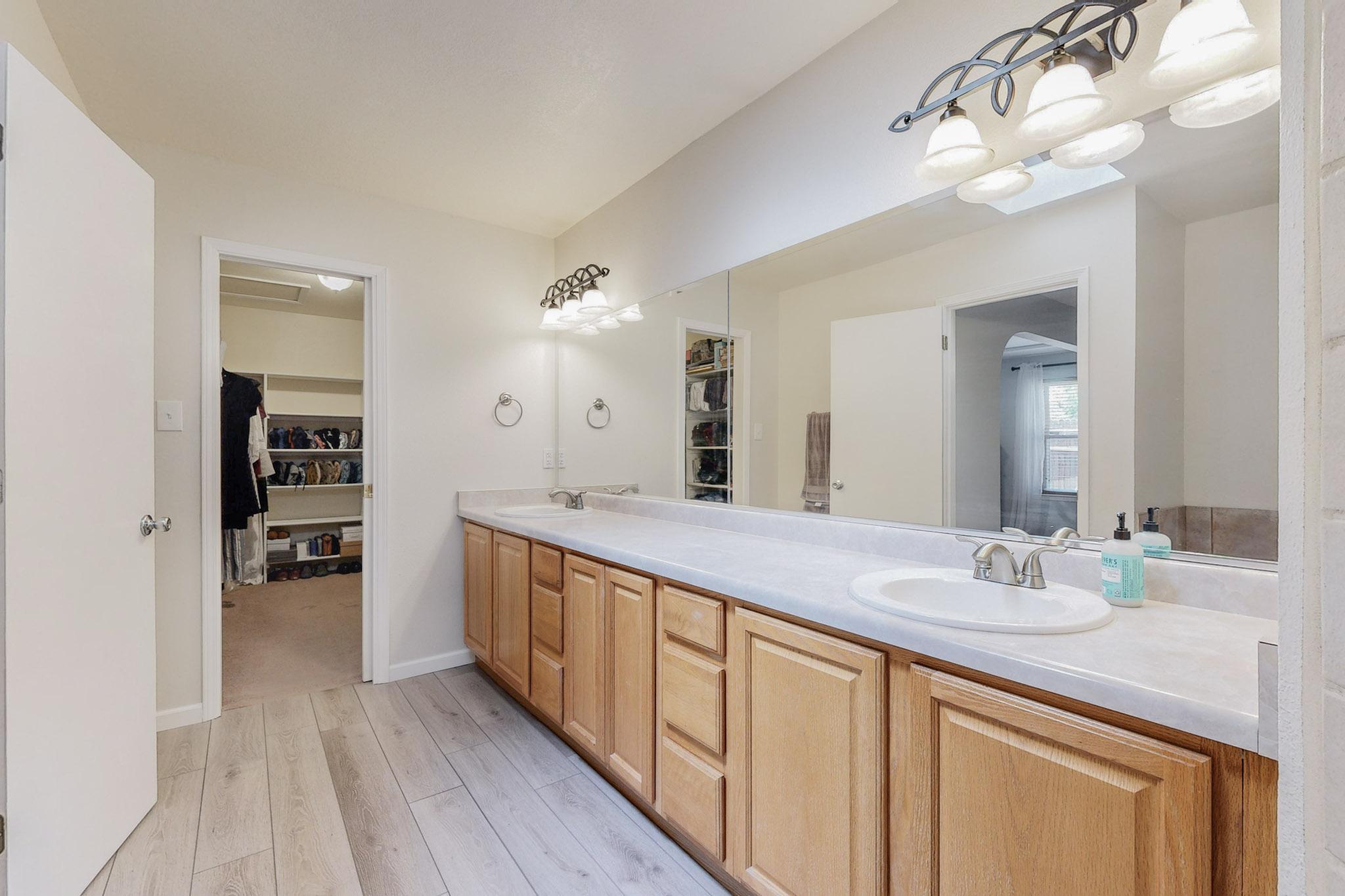 5600 Sweetwater Drive NW