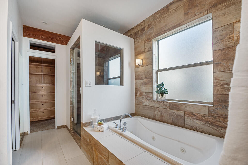 12909 Chitalpa Place NE