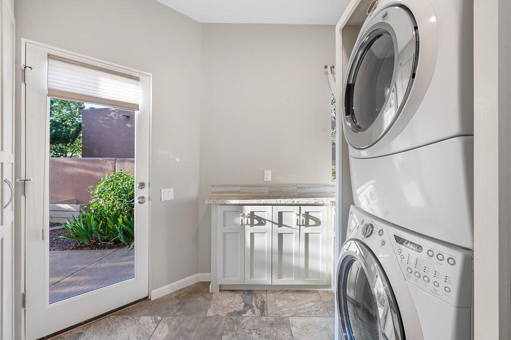 12909 Chitalpa Place NE