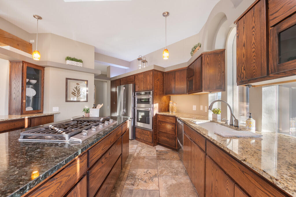 12909 Chitalpa Place NE