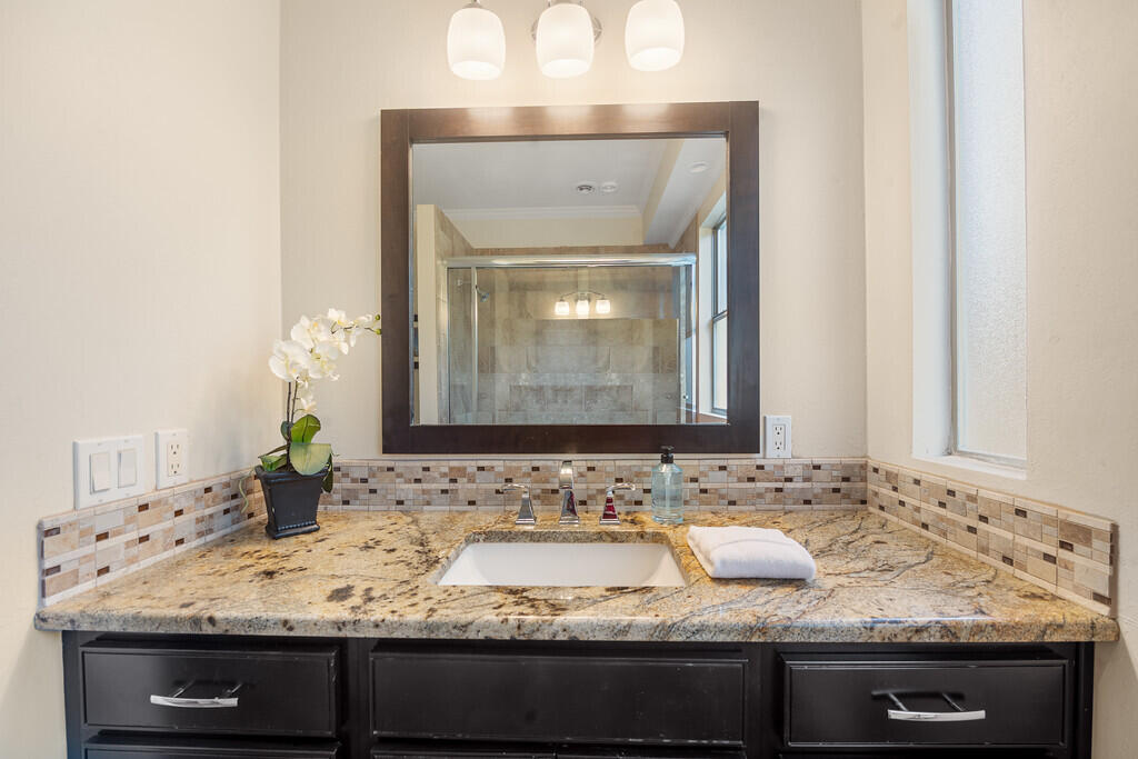 12909 Chitalpa Place NE