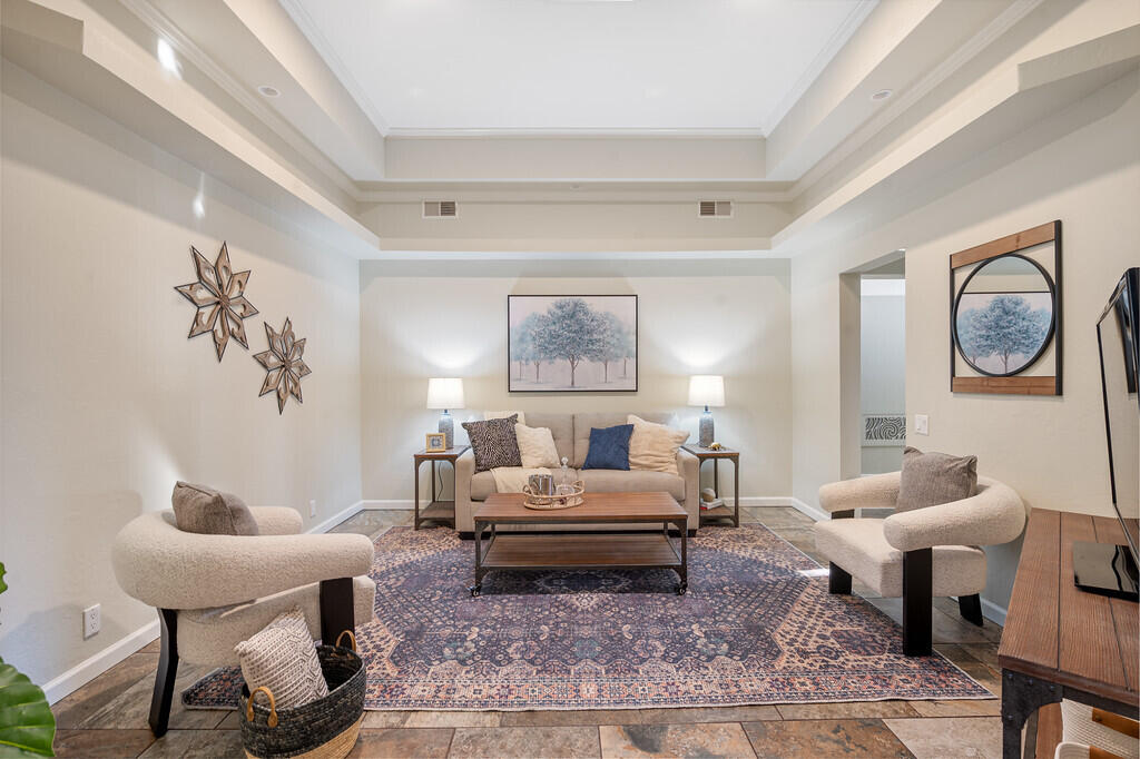 12909 Chitalpa Place NE