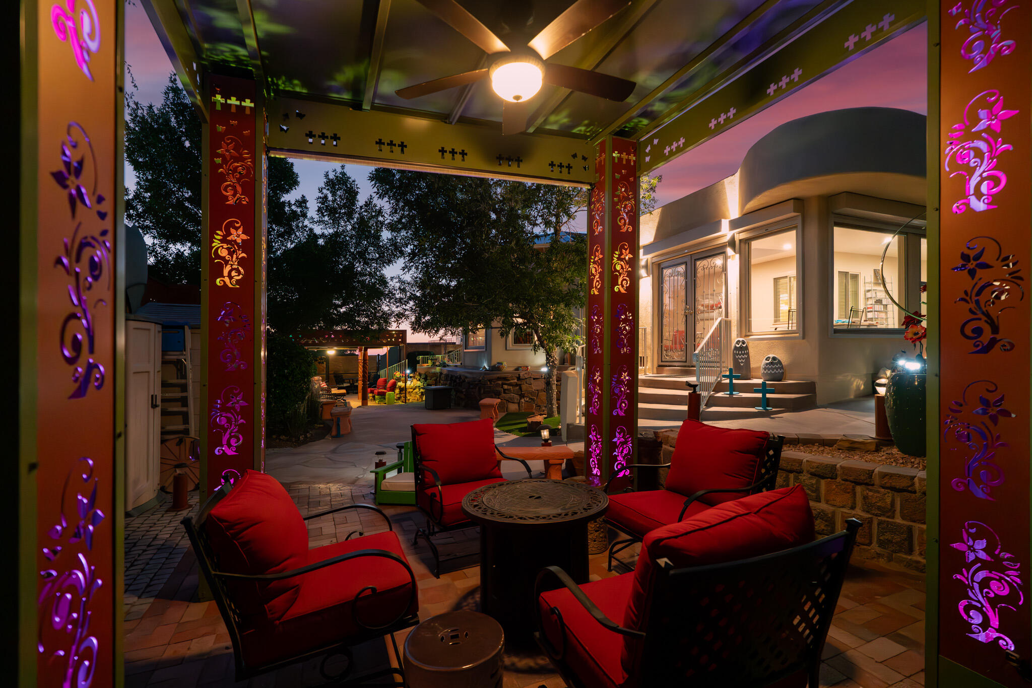 709 PARKSIDE Drive NE