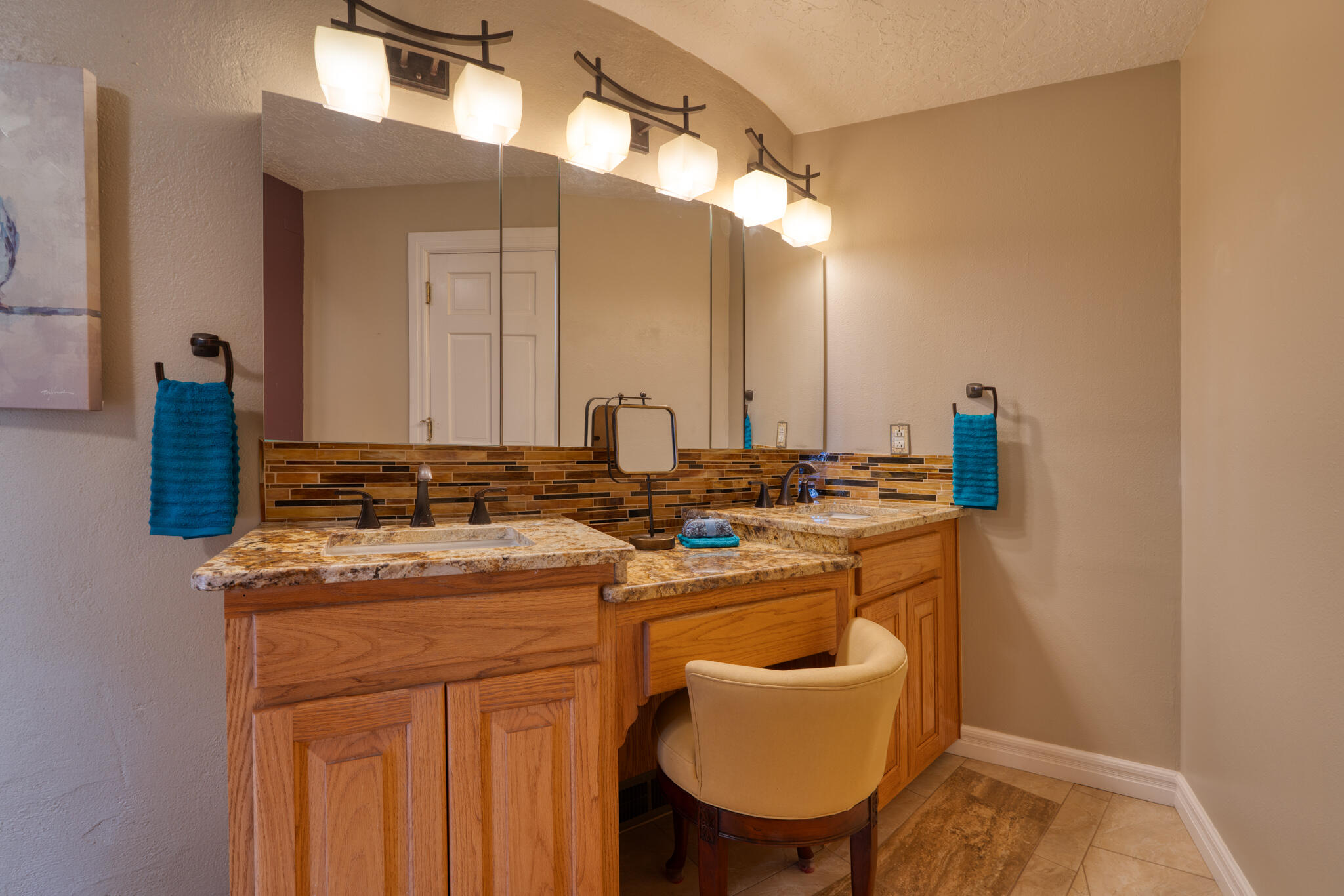 709 PARKSIDE Drive NE