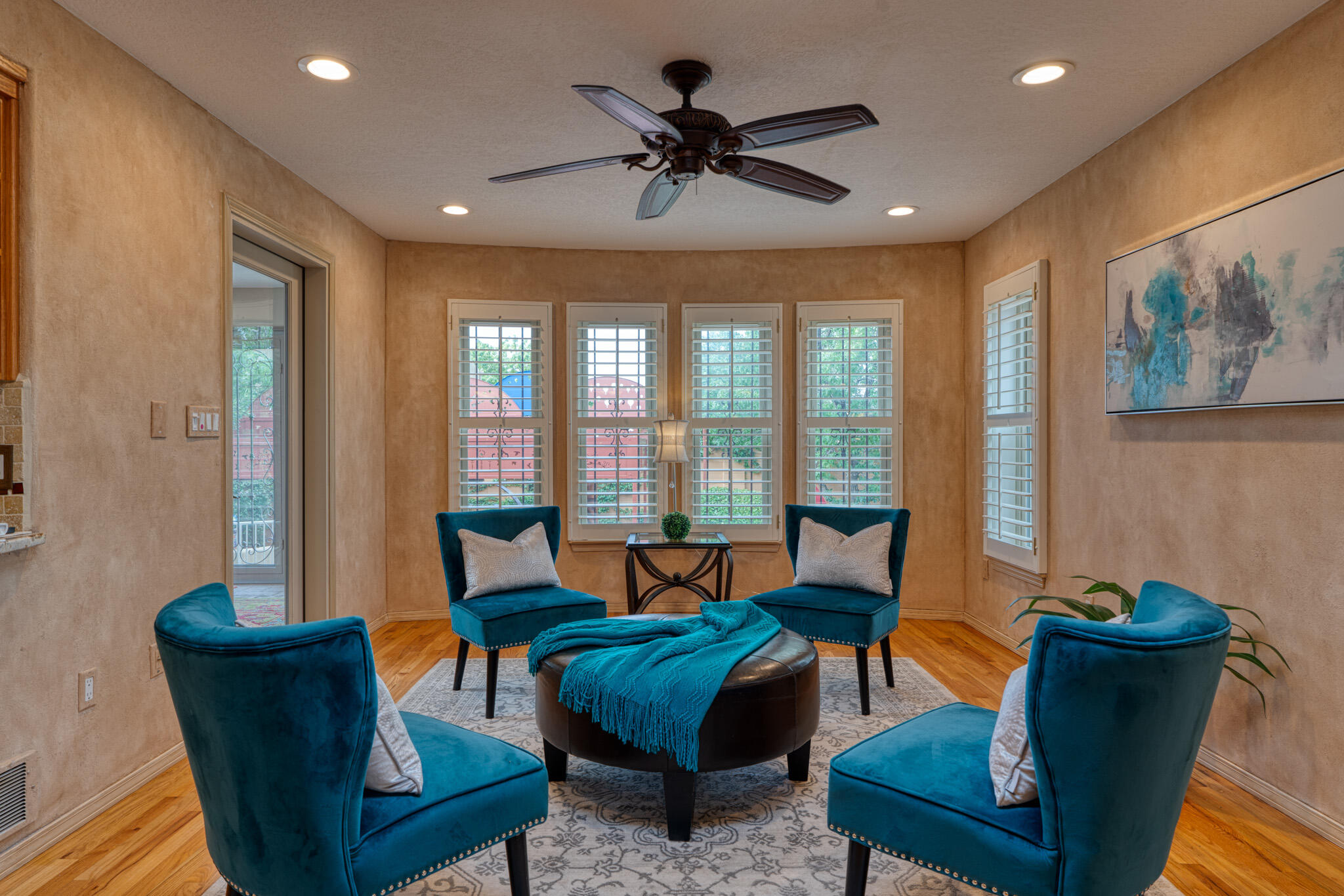 709 PARKSIDE Drive NE