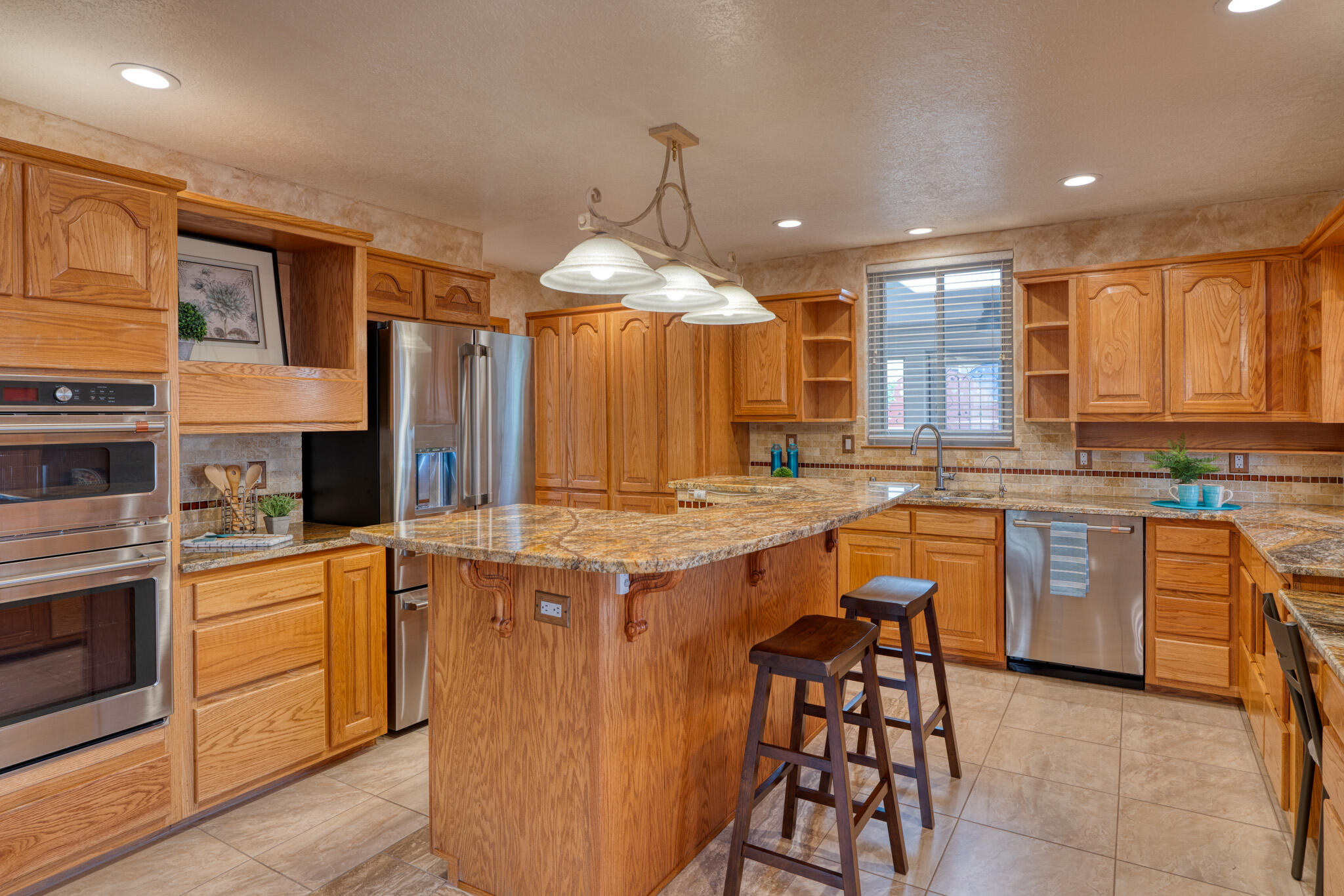 709 PARKSIDE Drive NE