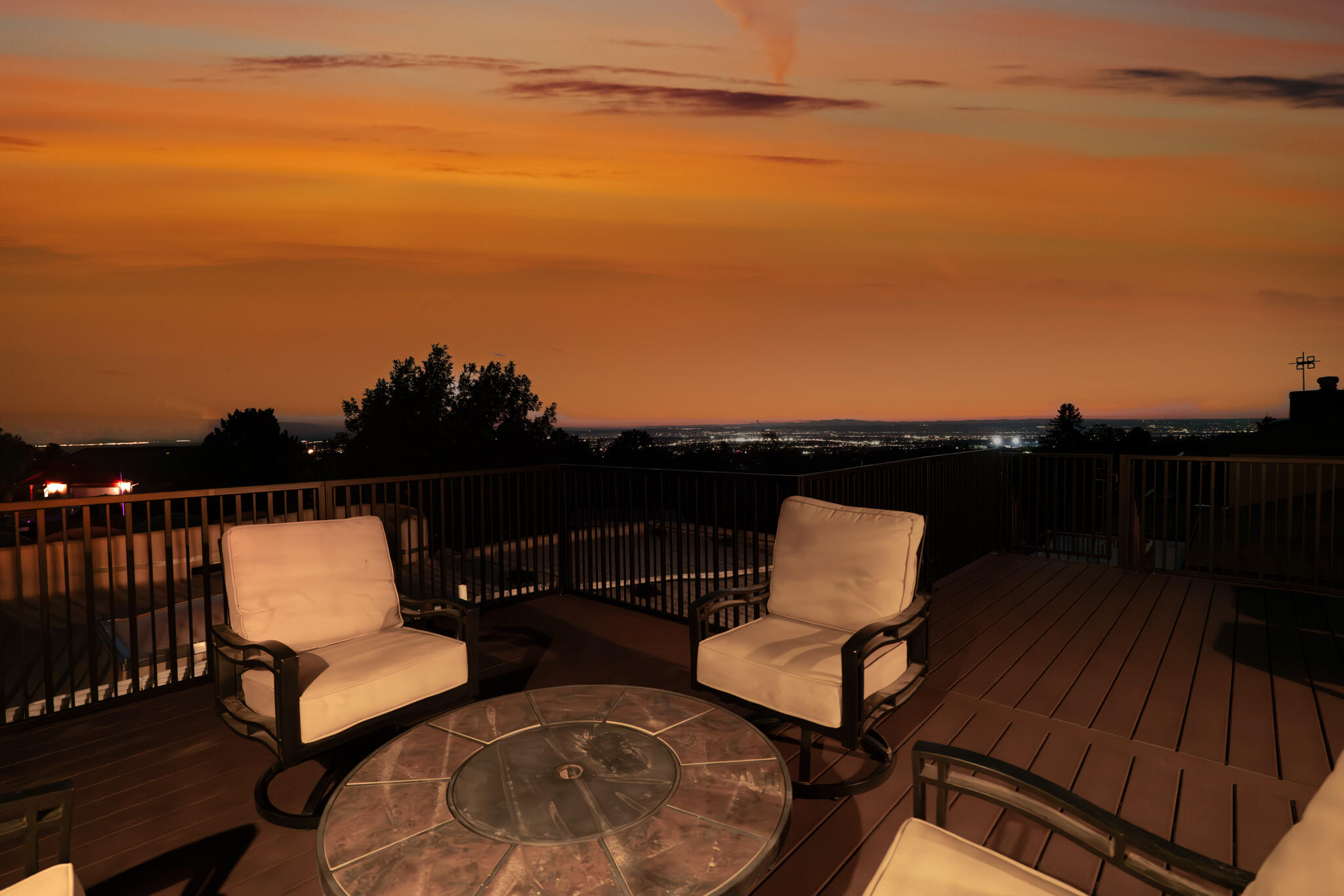 709 PARKSIDE Drive NE