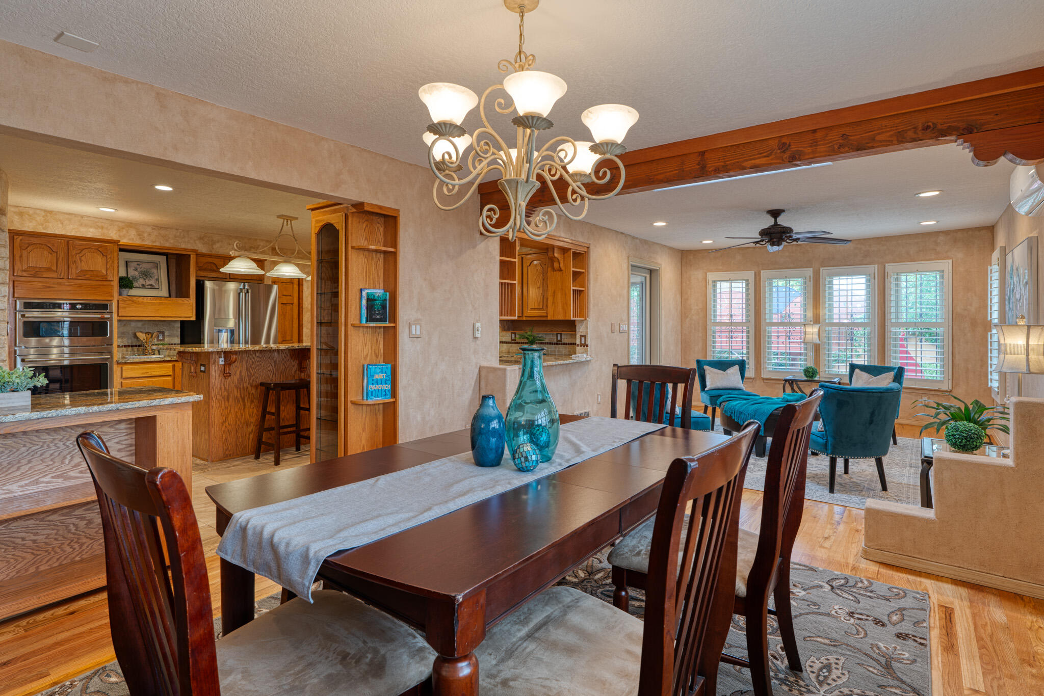 709 PARKSIDE Drive NE