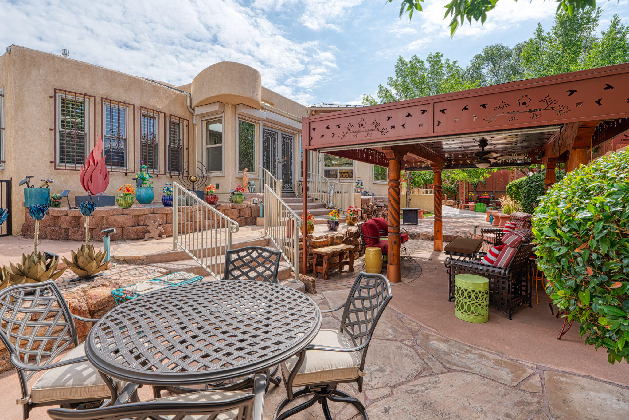 709 PARKSIDE Drive NE