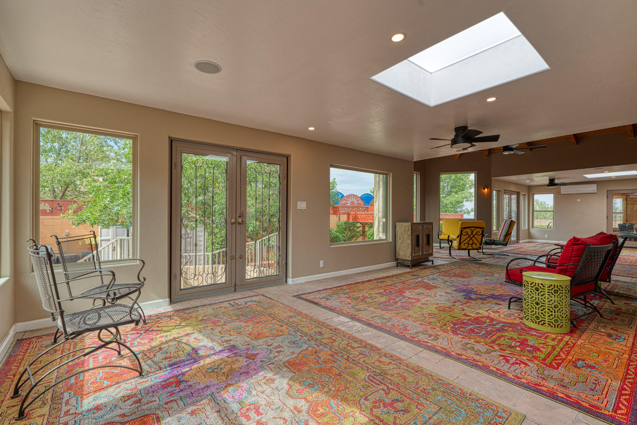 709 PARKSIDE Drive NE