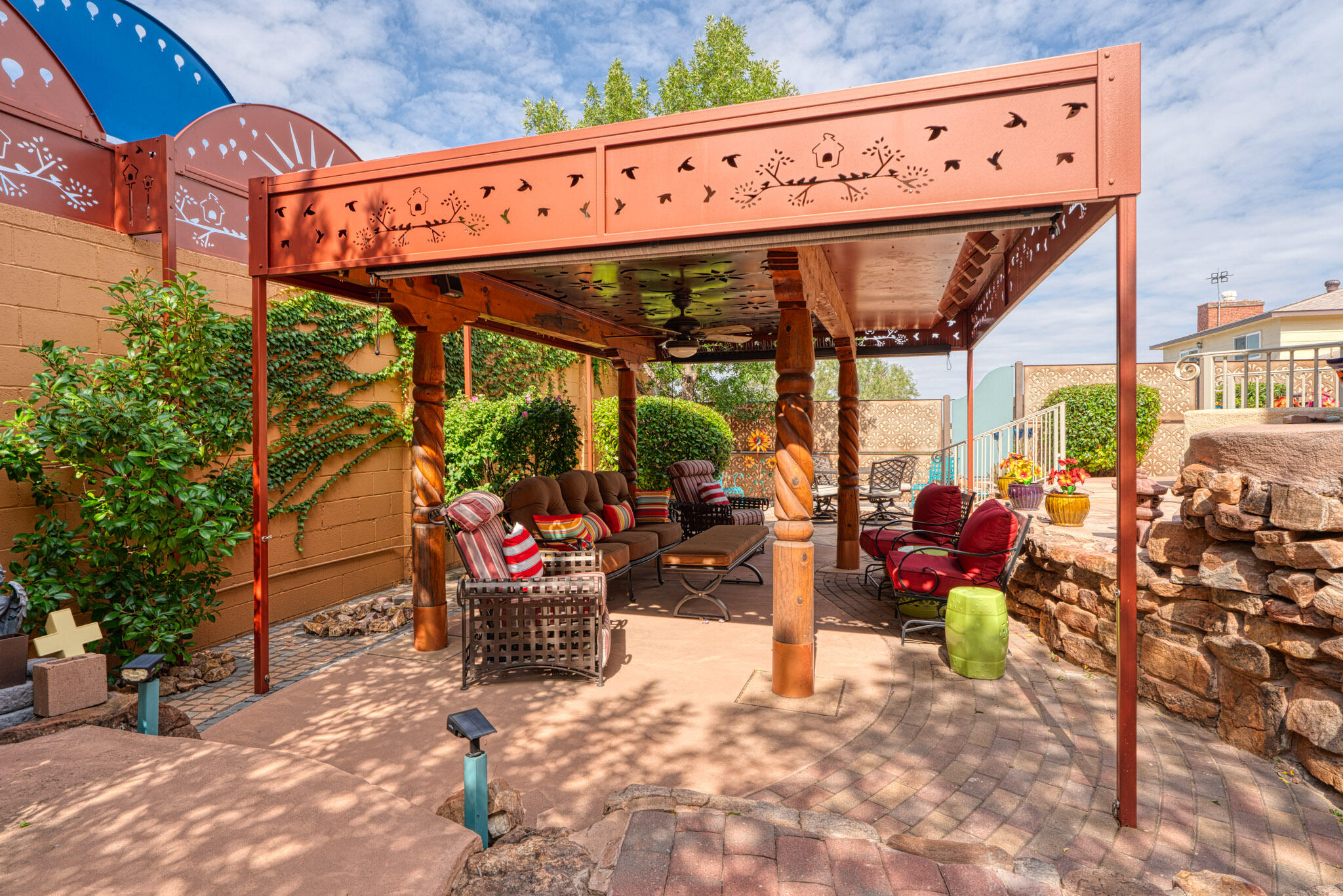 709 PARKSIDE Drive NE