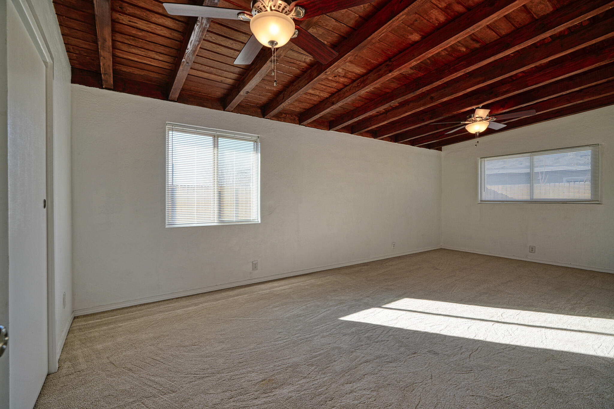 3201 MONTCLAIRE Drive NE