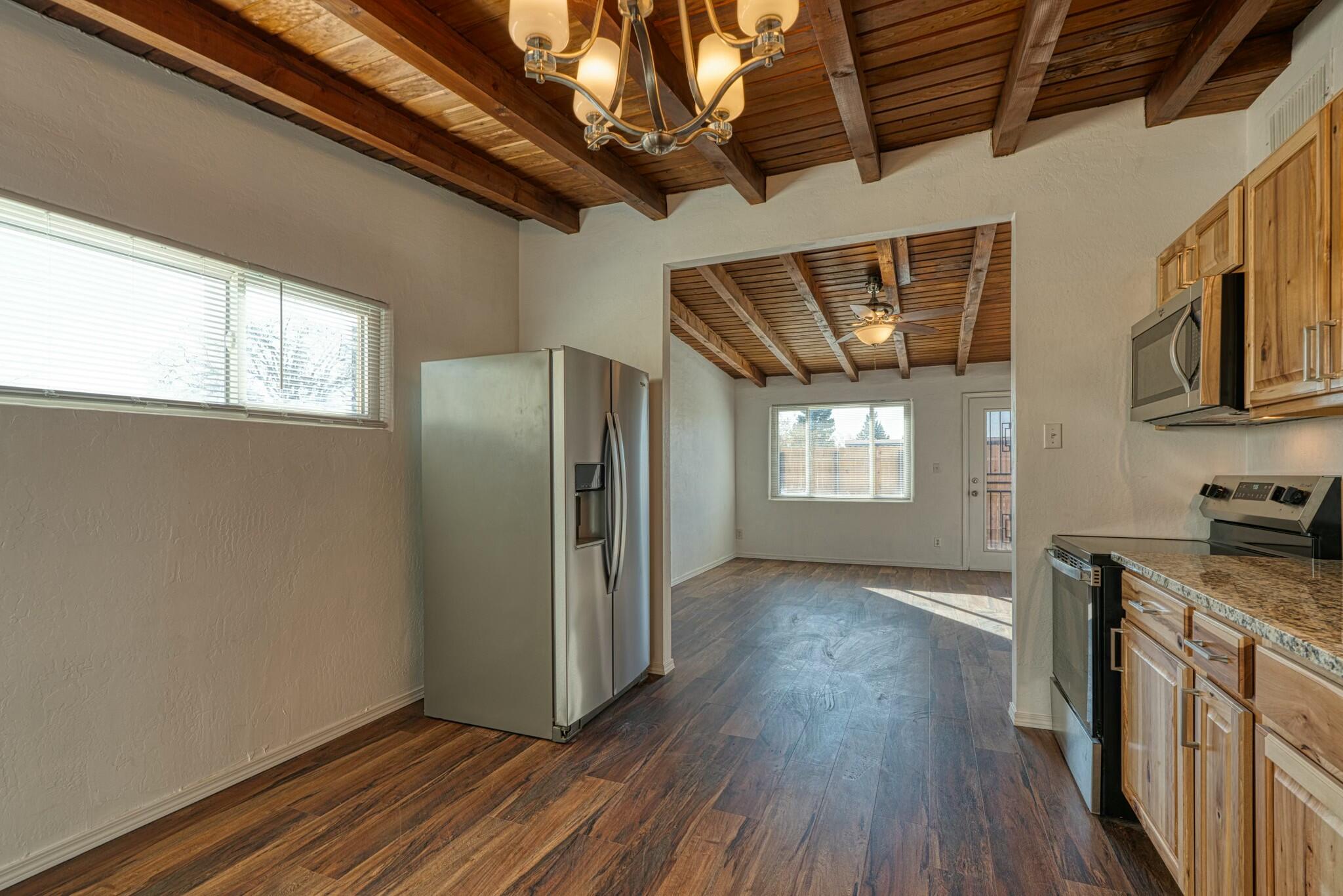 3201 MONTCLAIRE Drive NE