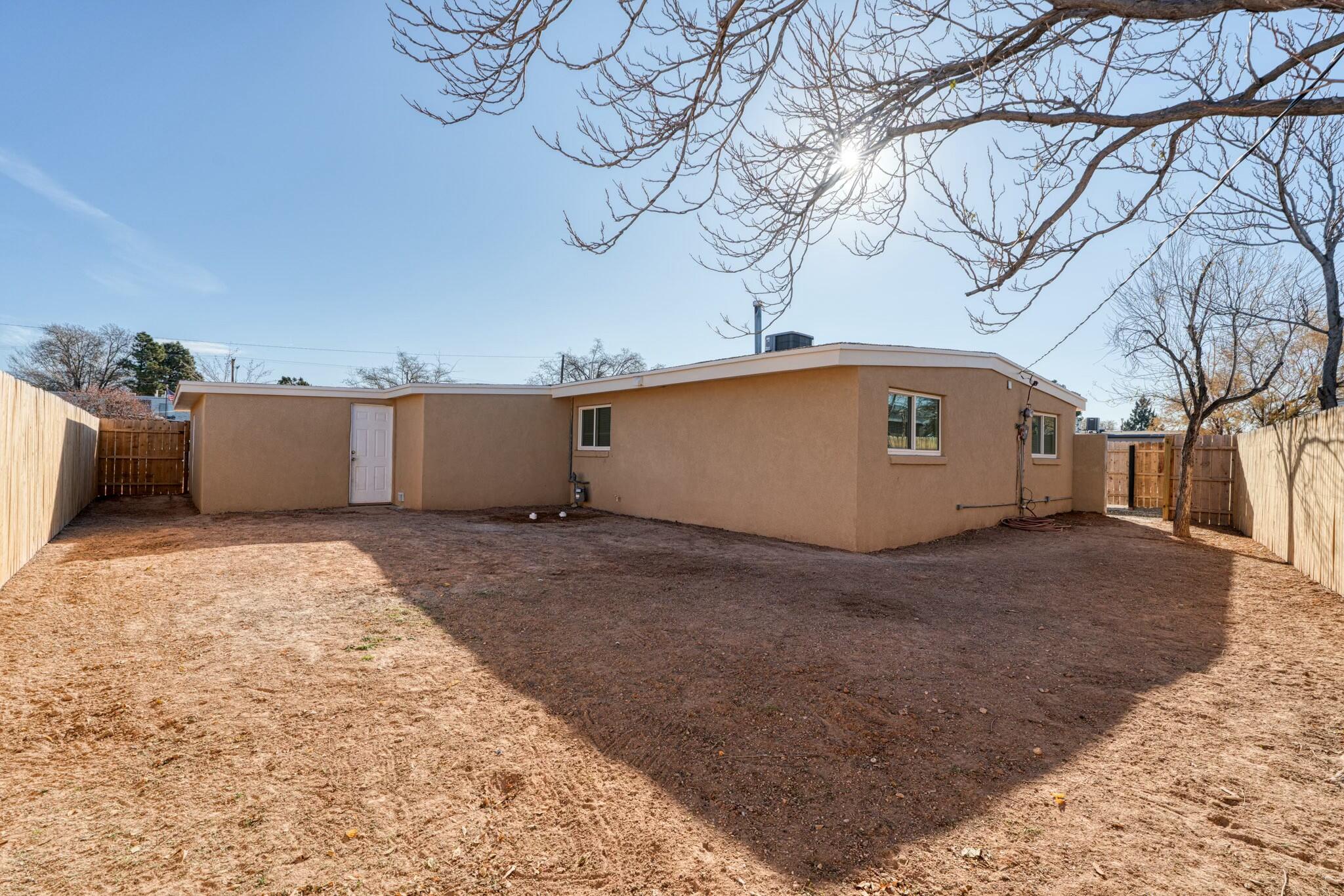 3201 MONTCLAIRE Drive NE