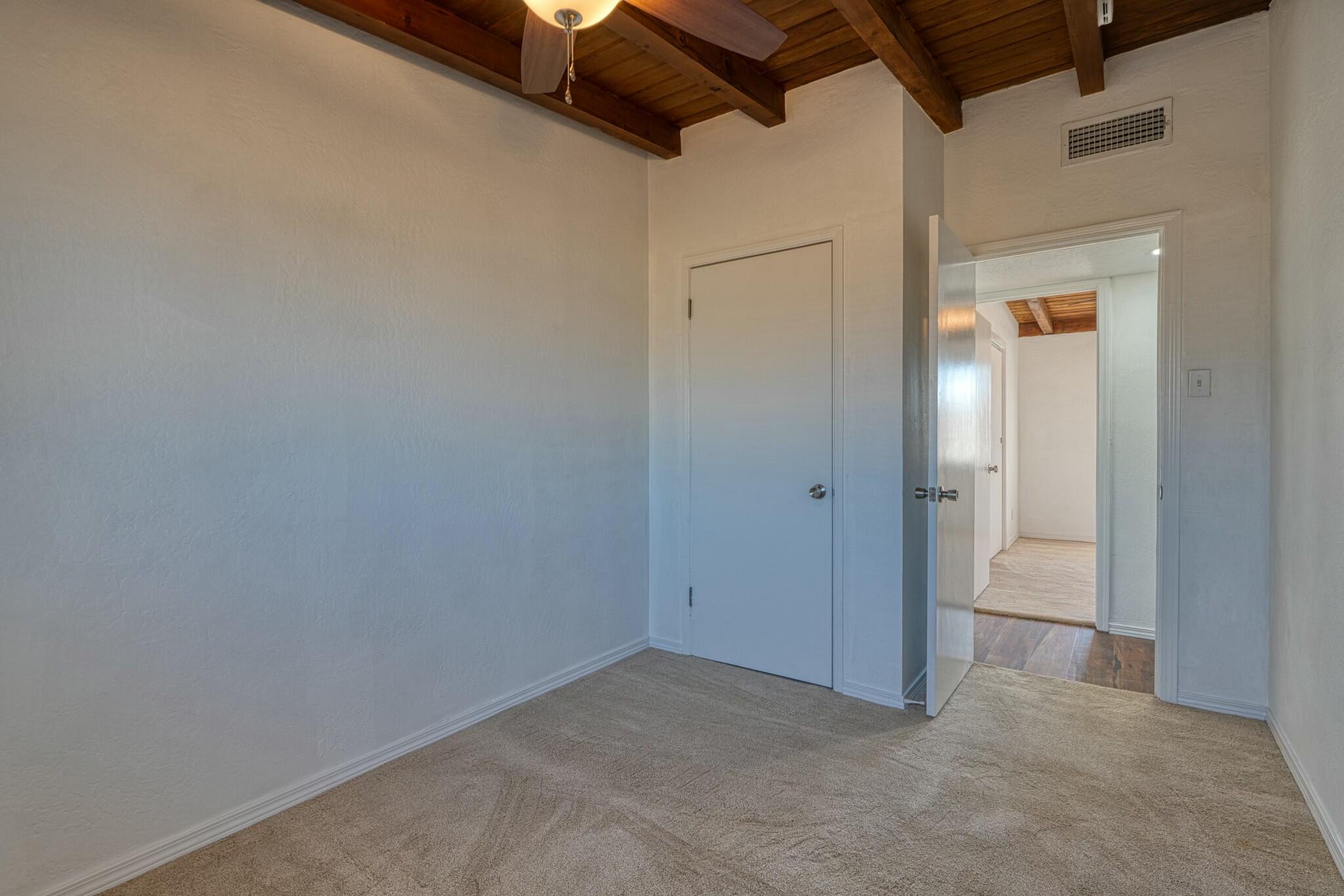 3201 MONTCLAIRE Drive NE