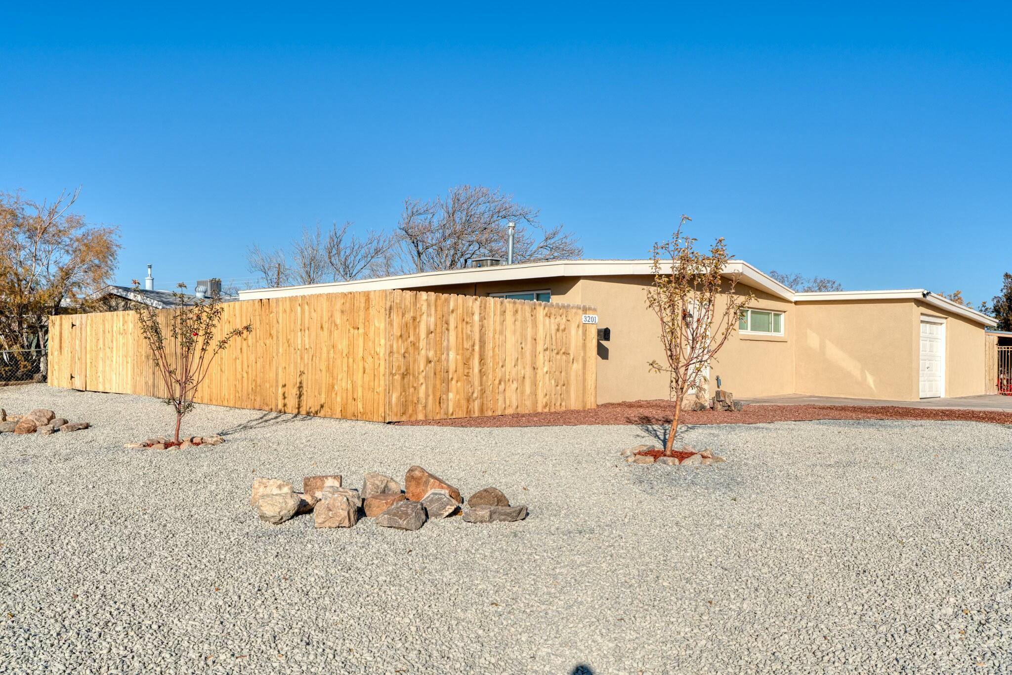 3201 MONTCLAIRE Drive NE