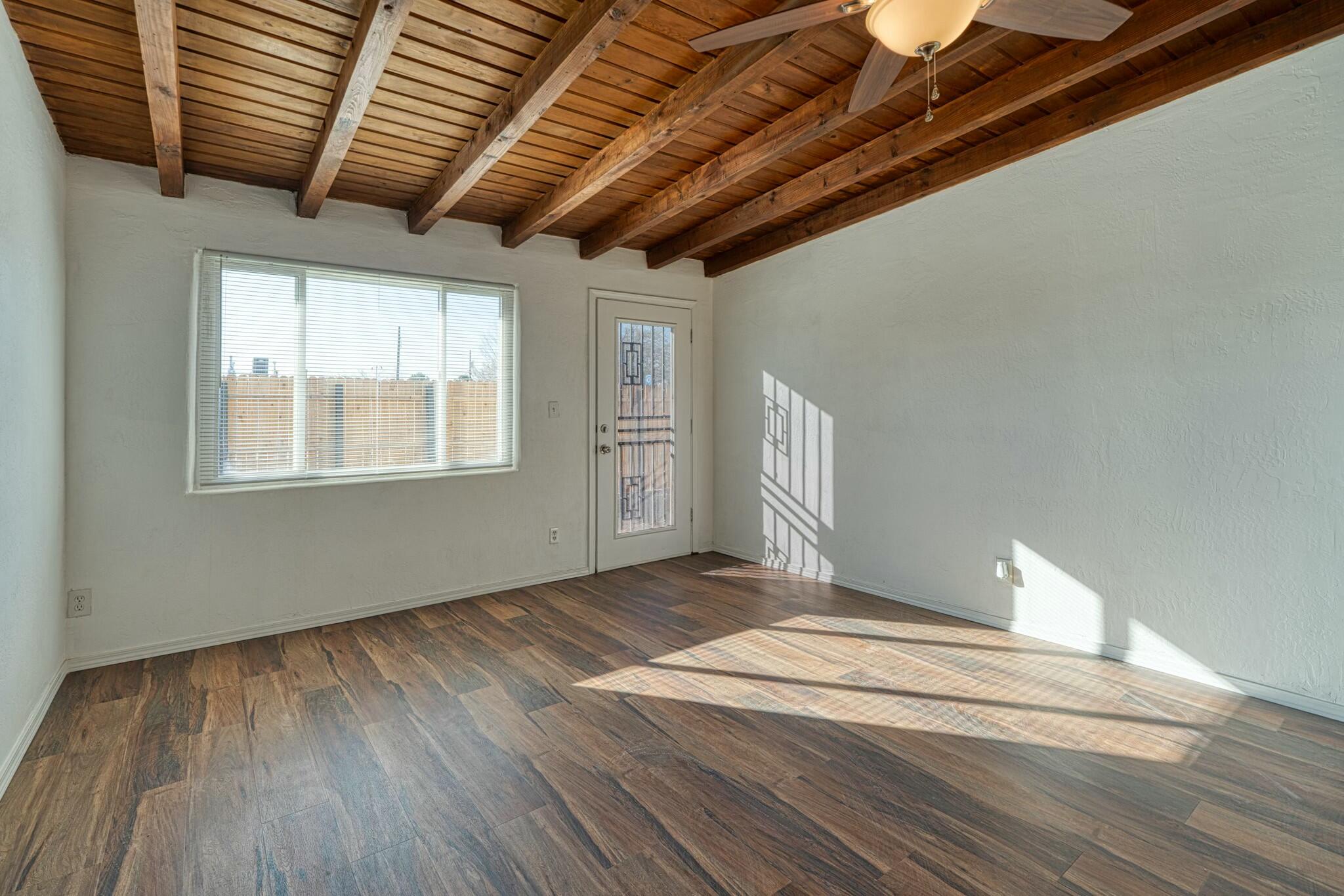 3201 MONTCLAIRE Drive NE