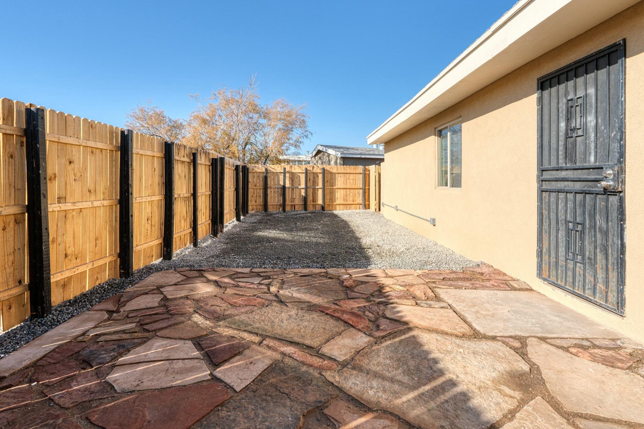 3201 MONTCLAIRE Drive NE