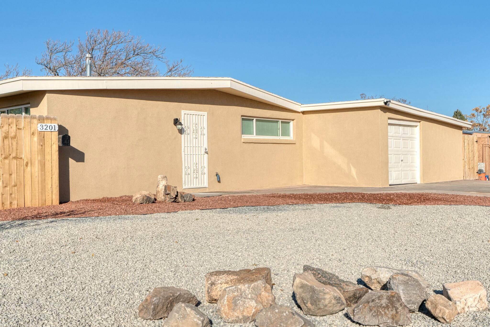 3201 MONTCLAIRE Drive NE