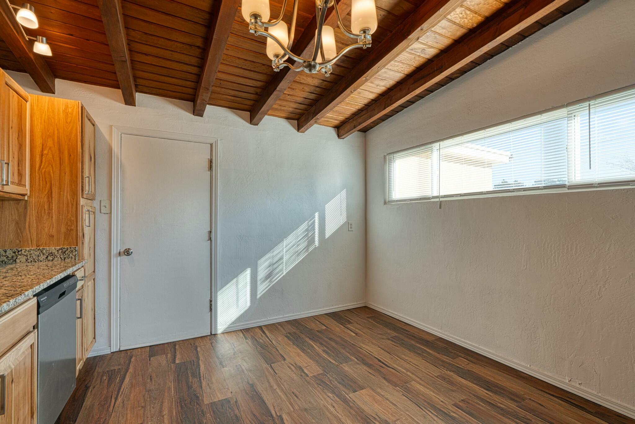 3201 MONTCLAIRE Drive NE