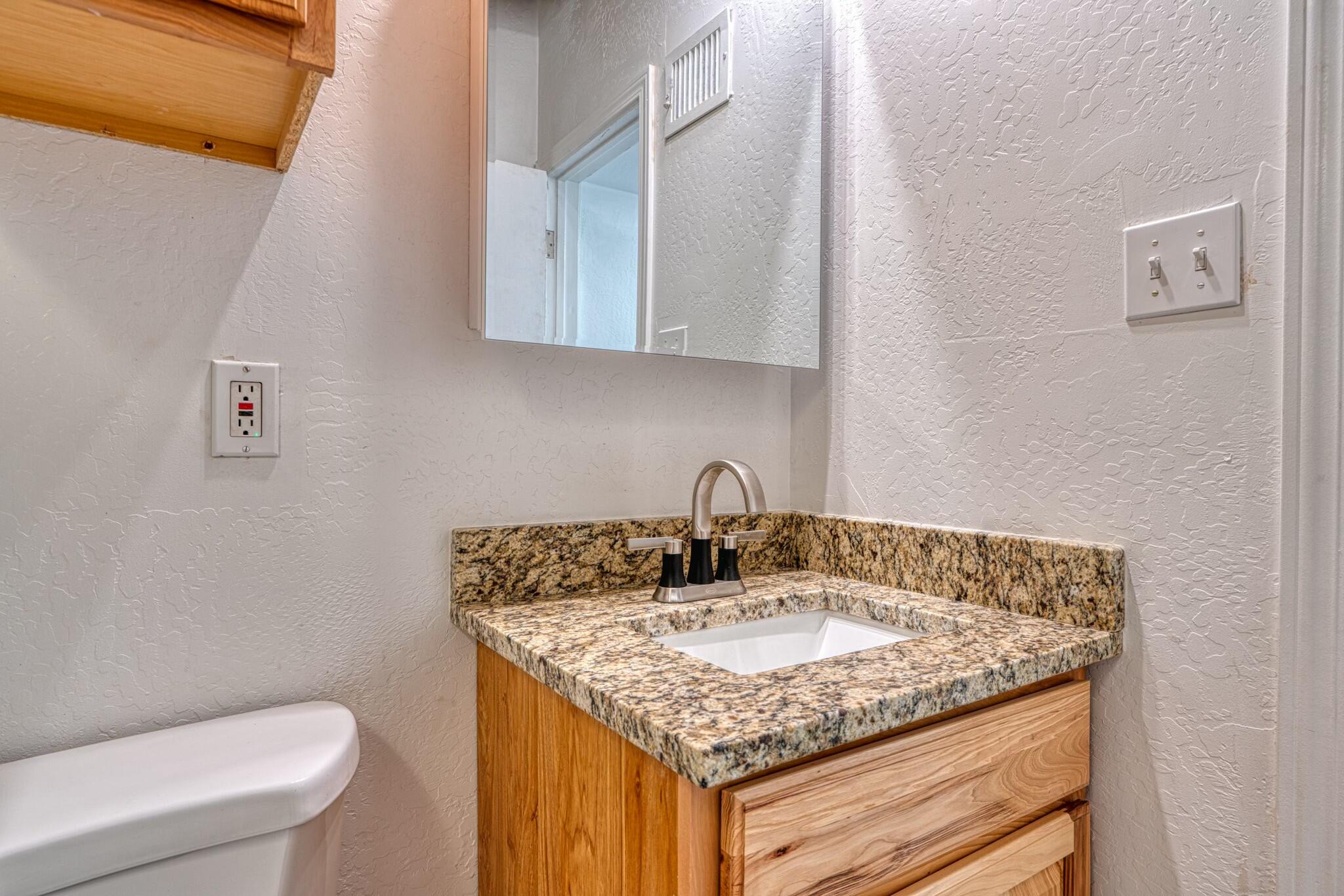 3201 MONTCLAIRE Drive NE