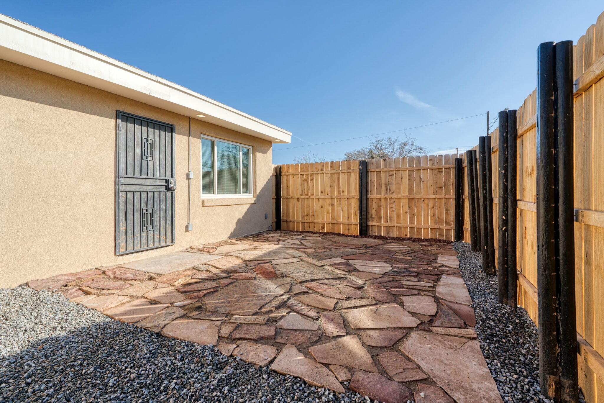 3201 MONTCLAIRE Drive NE