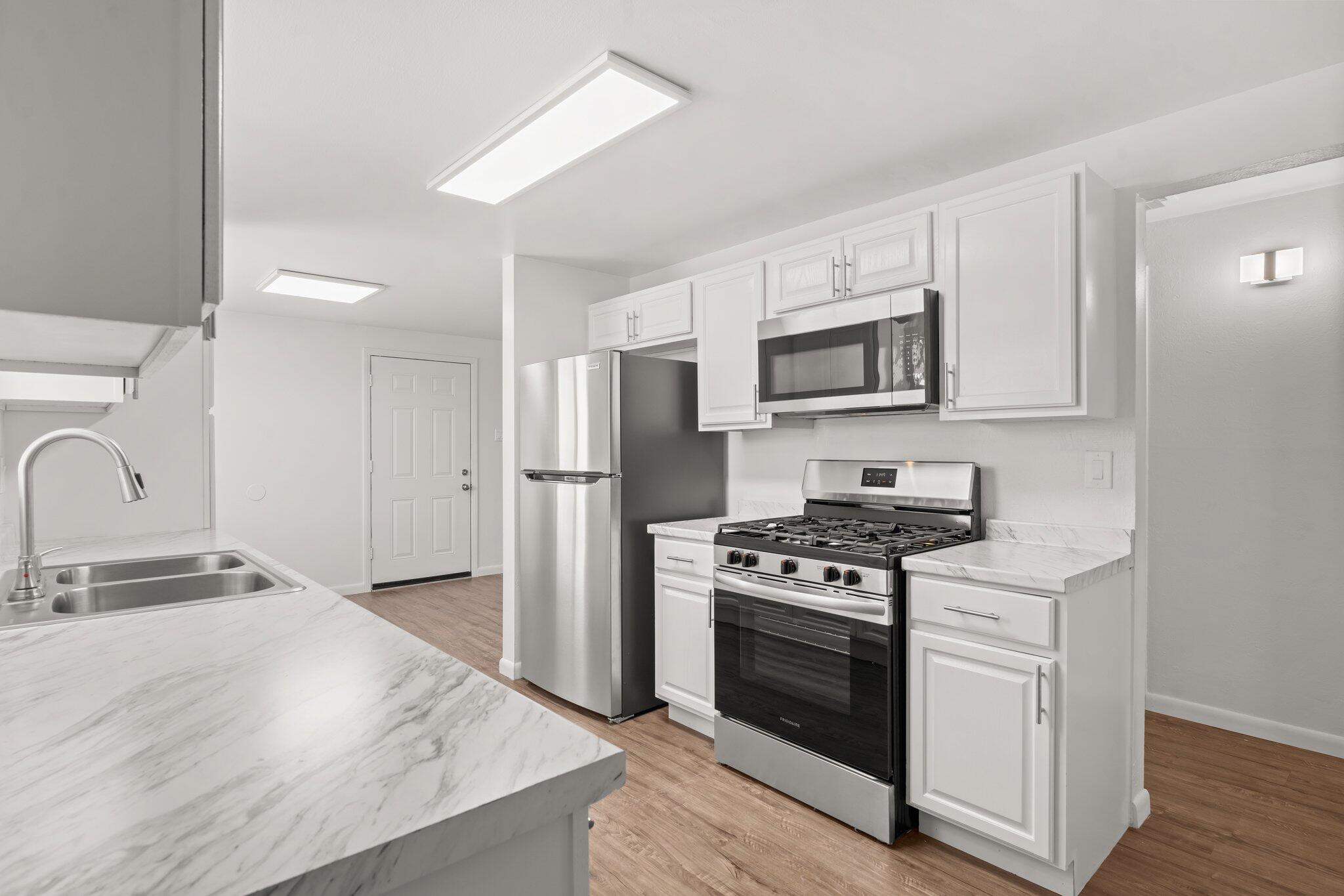 1708 TOMASITA Street NE